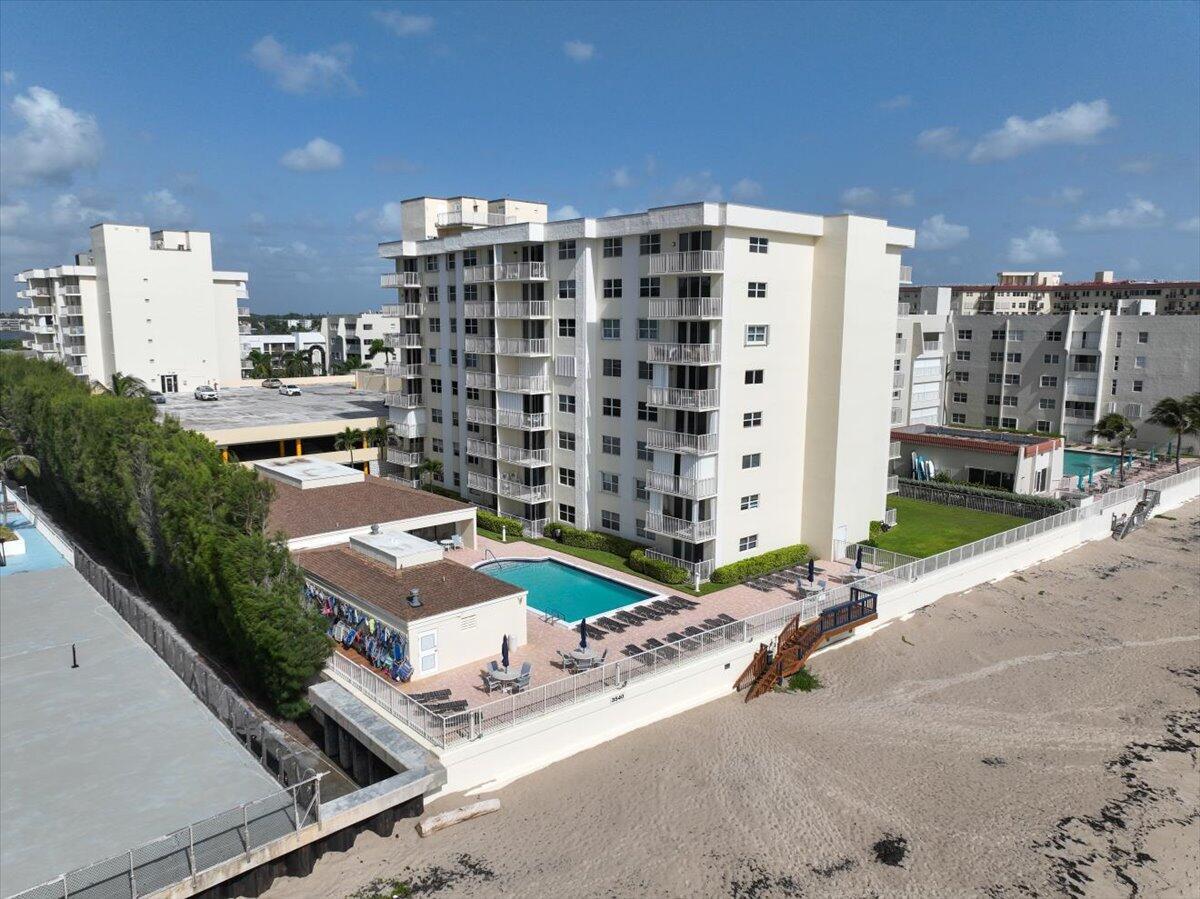 LE CHATEAU ROYAL CONDO - Residential Lease