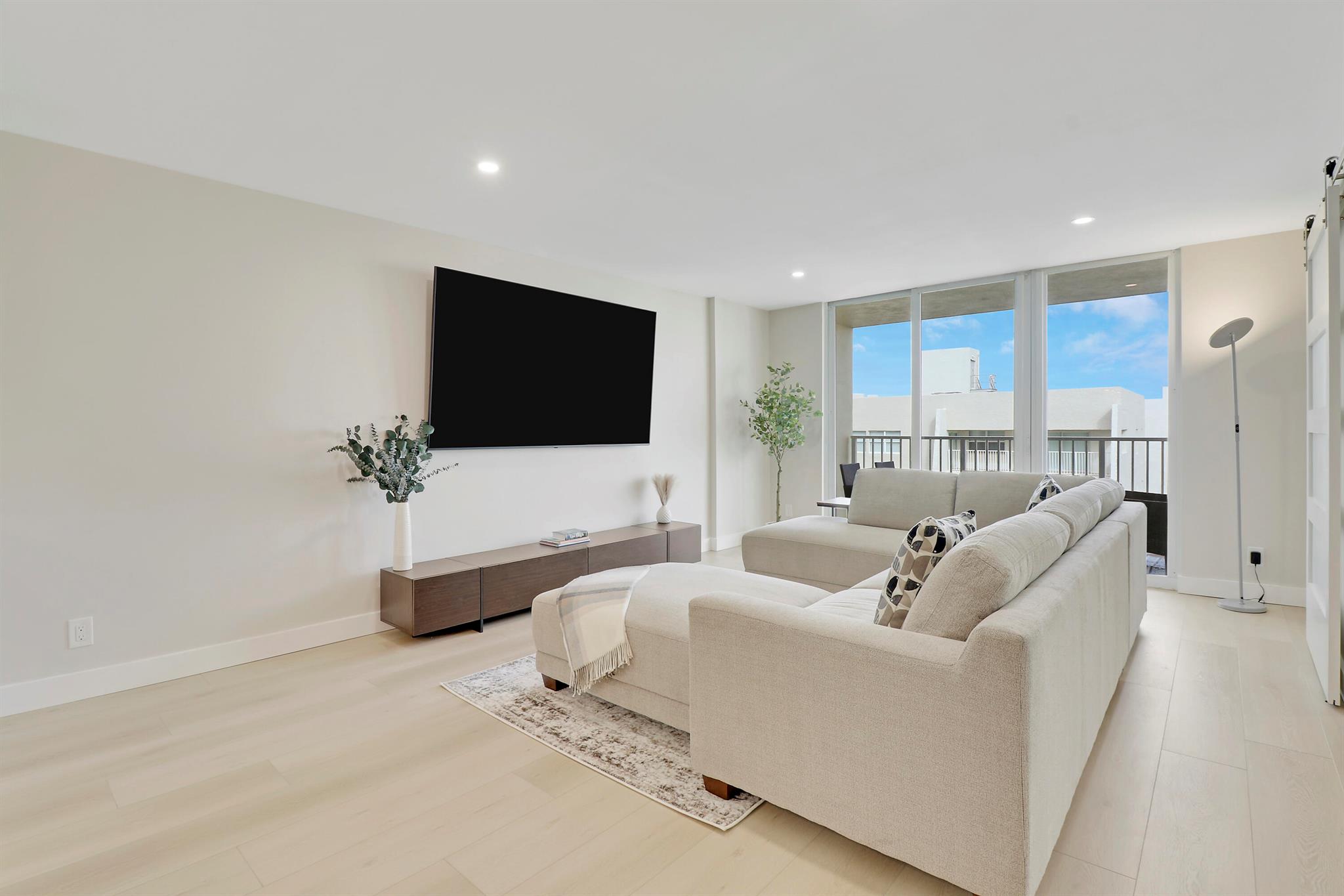 LE CHATEAU ROYAL CONDO - Residential Lease