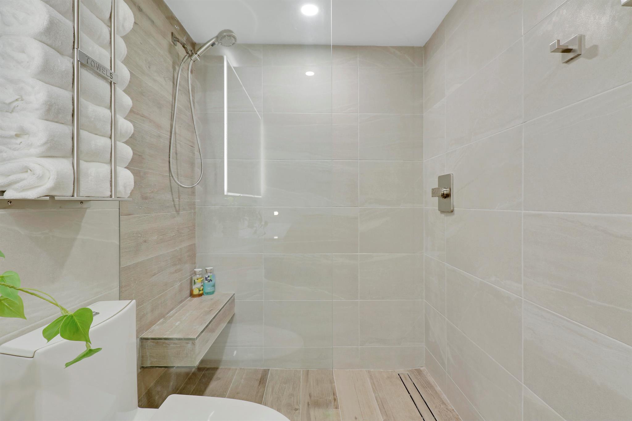 LE CHATEAU ROYAL CONDO - Residential Lease