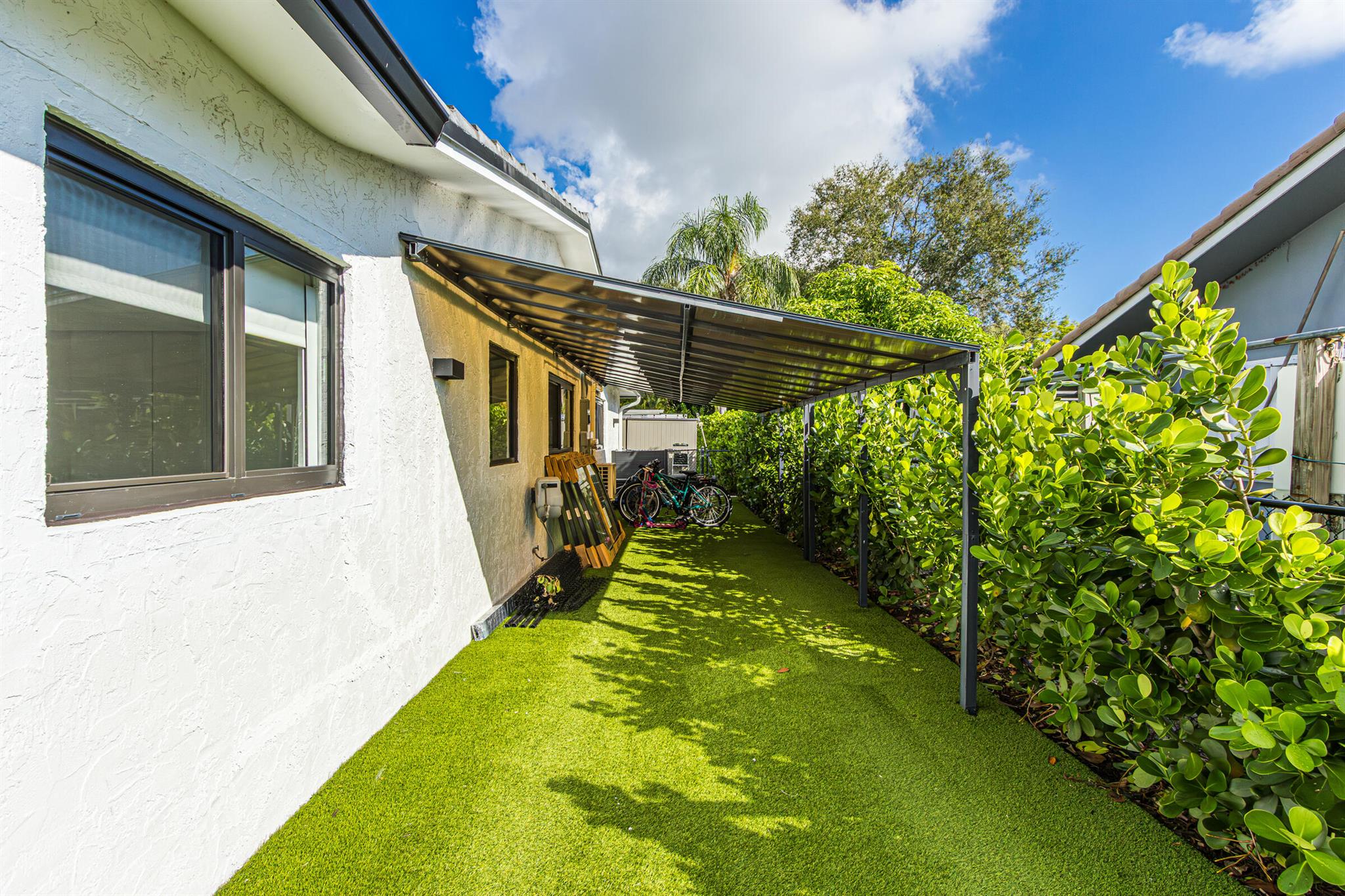 LAKE FLORESTA PARK - Residential