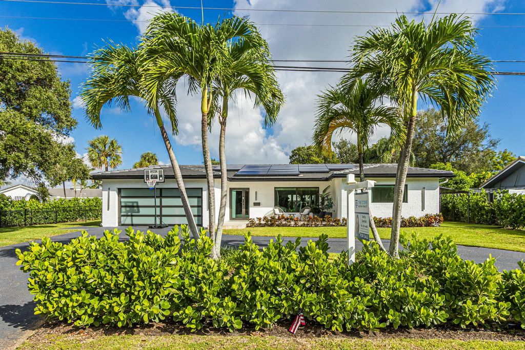Photo of 1049 W Palmetto Park Road S, Boca Raton, FL 33486 (MLS # R11133934)