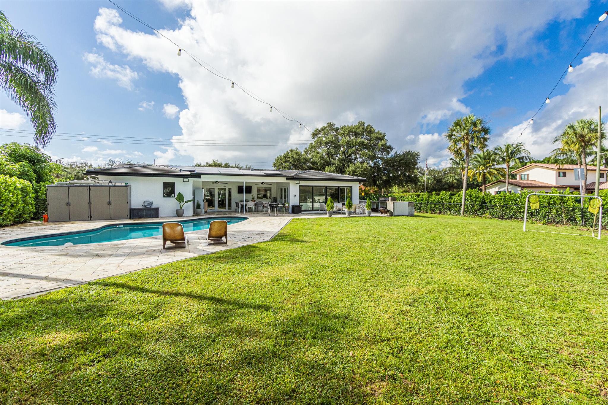 LAKE FLORESTA PARK - Residential