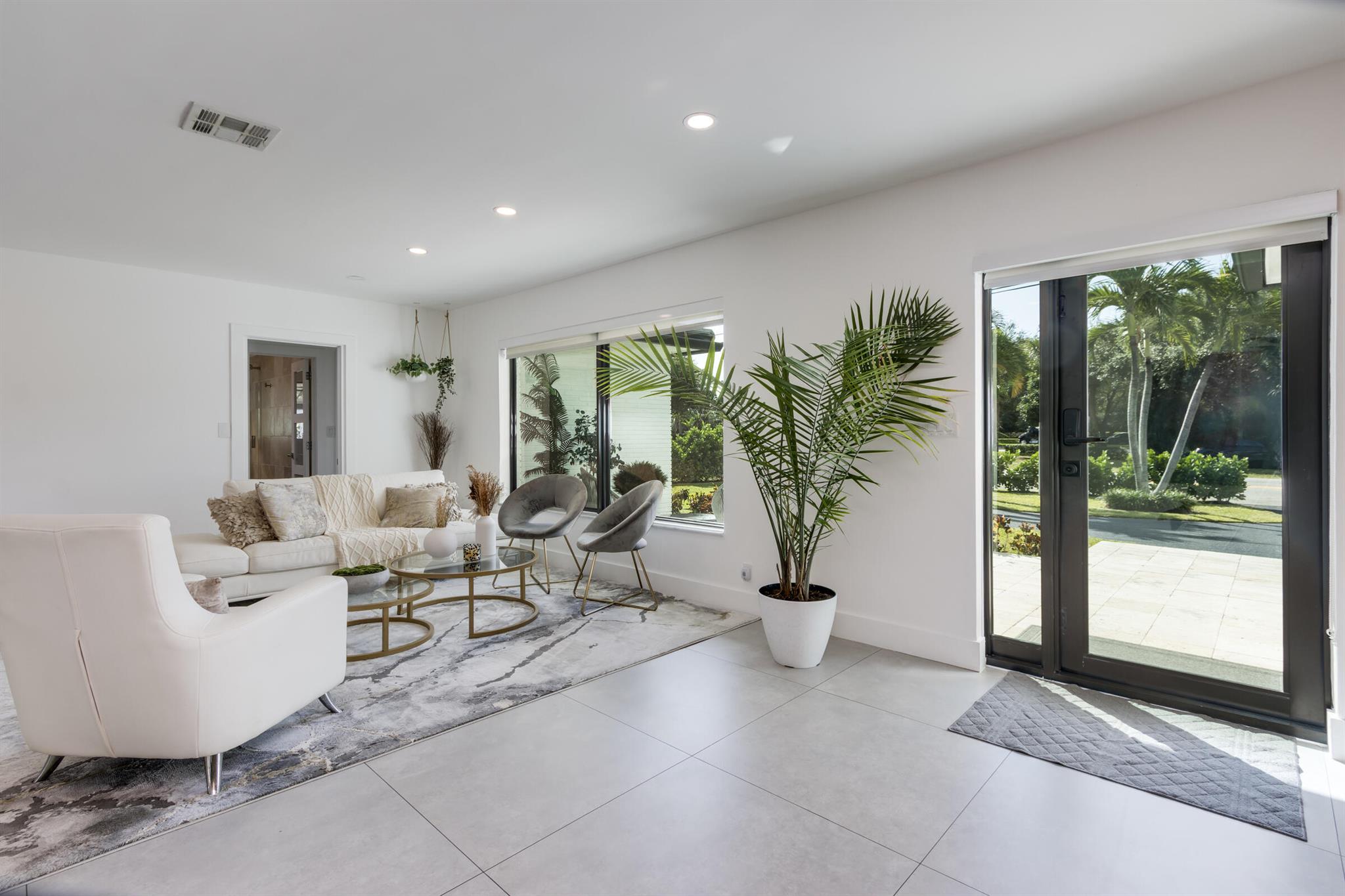 LAKE FLORESTA PARK - Residential