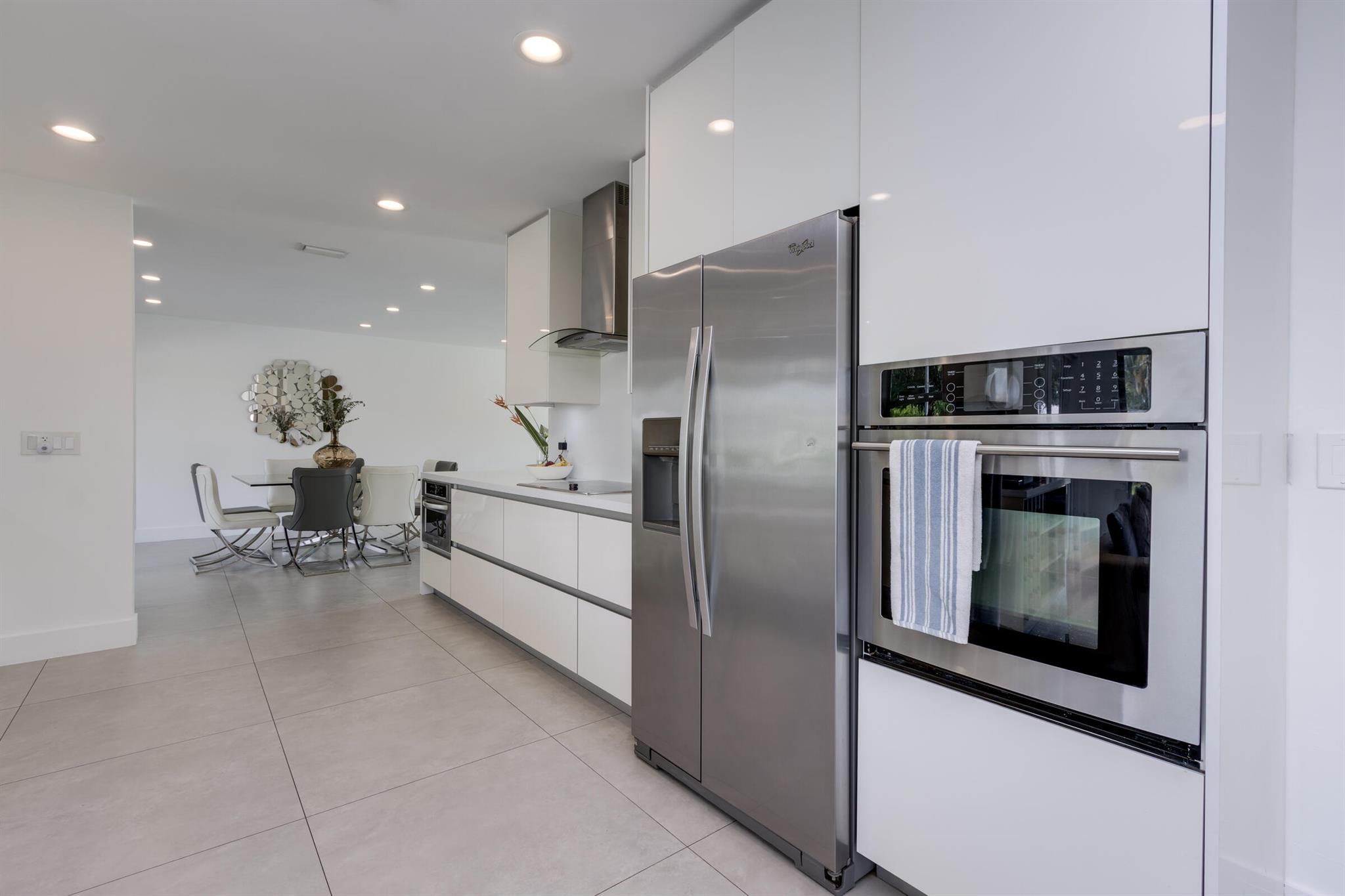 LAKE FLORESTA PARK - Residential