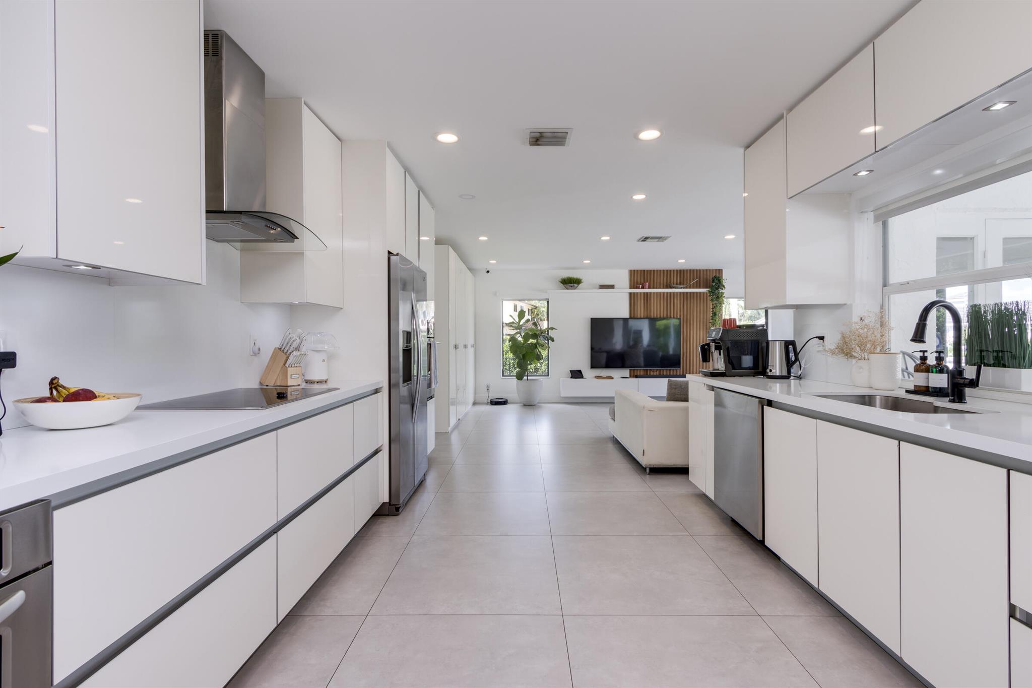 LAKE FLORESTA PARK - Residential