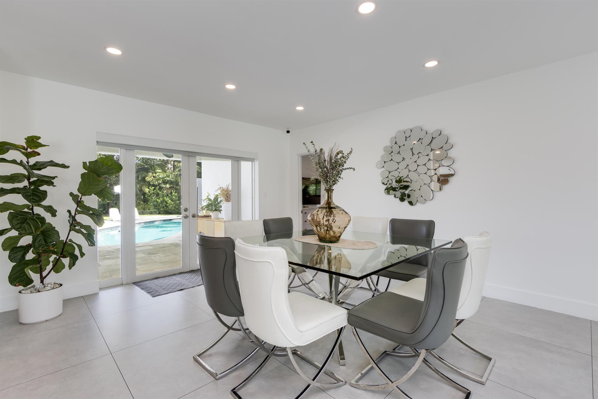 LAKE FLORESTA PARK - Residential