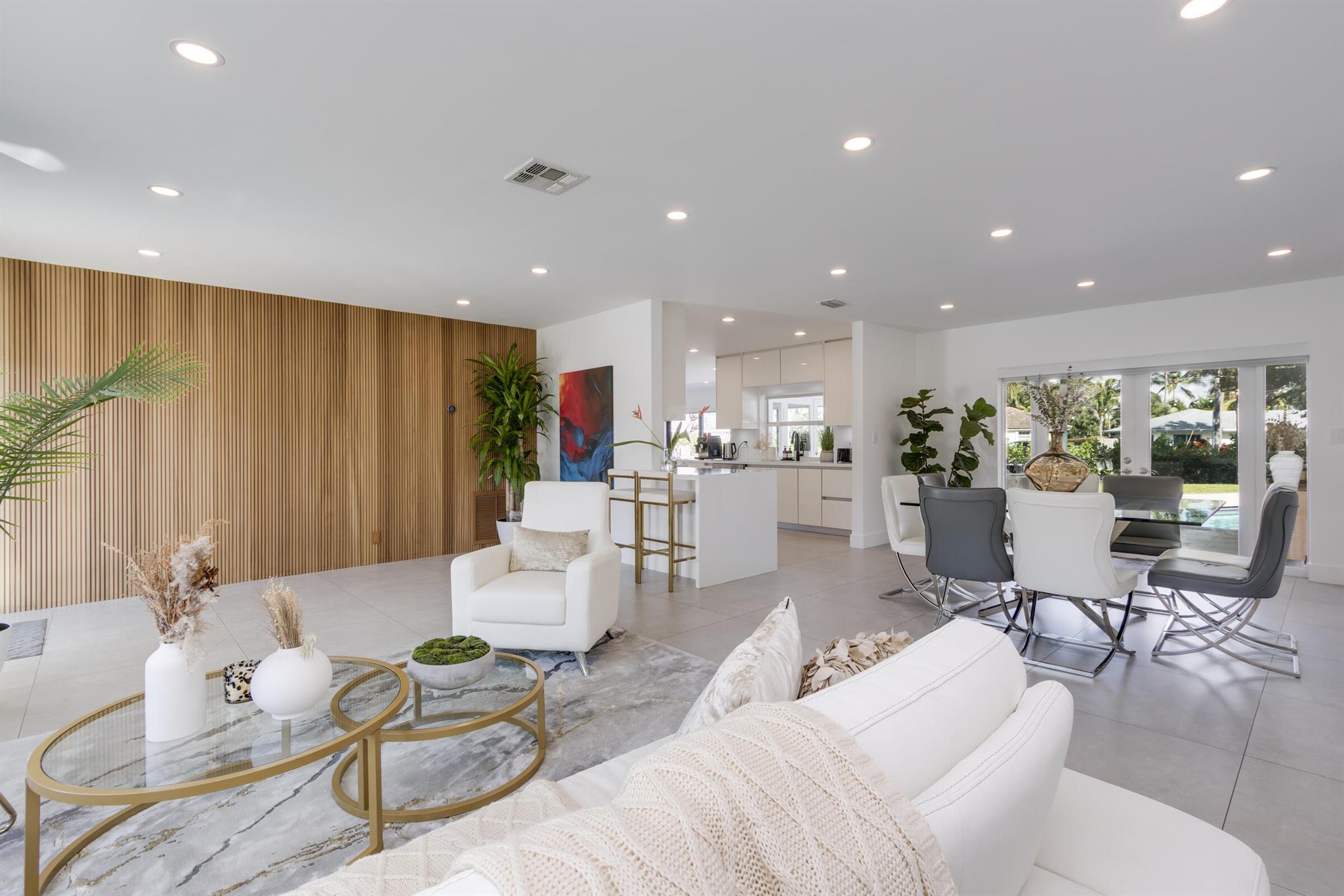 LAKE FLORESTA PARK - Residential