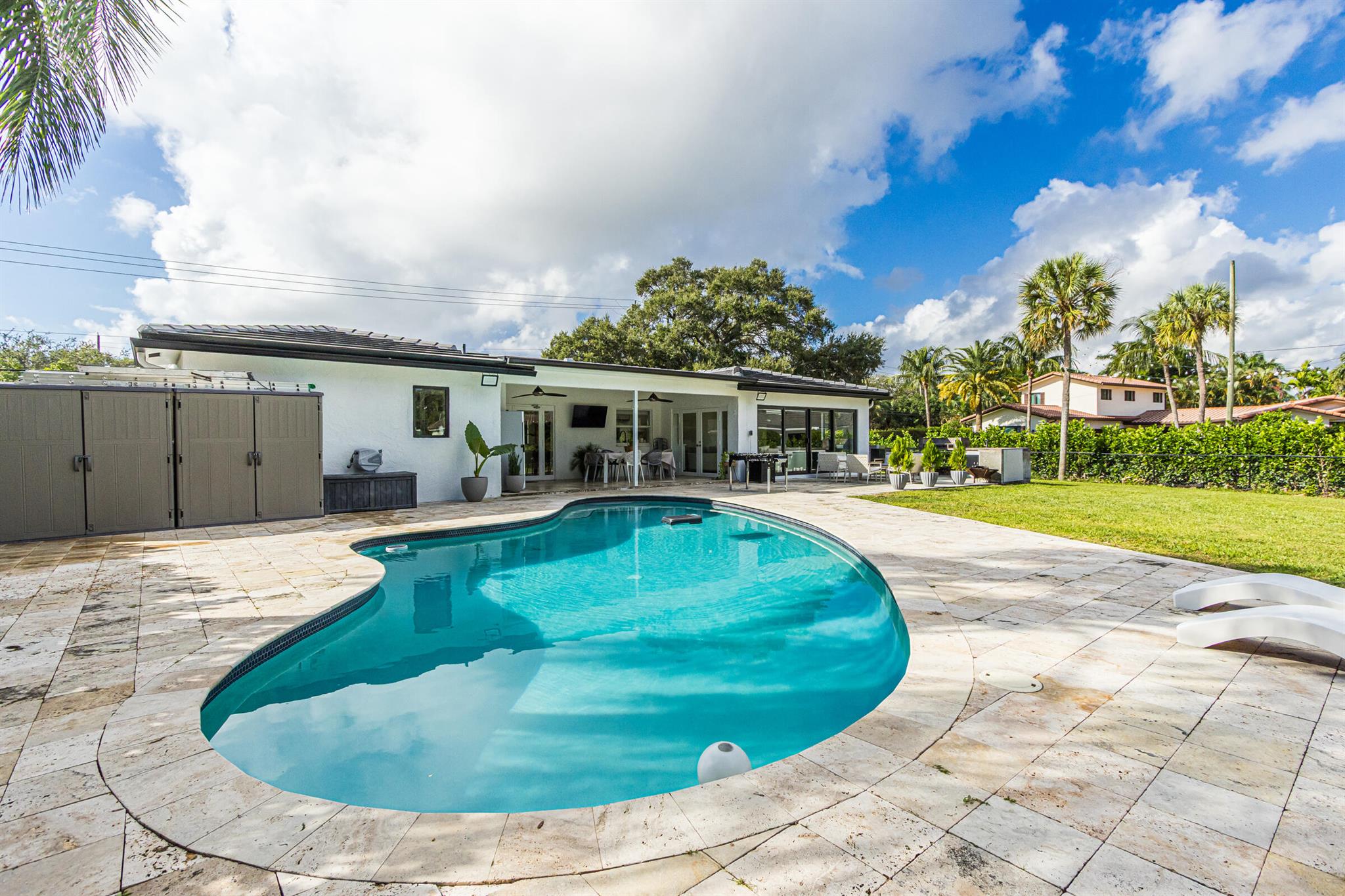 LAKE FLORESTA PARK - Residential