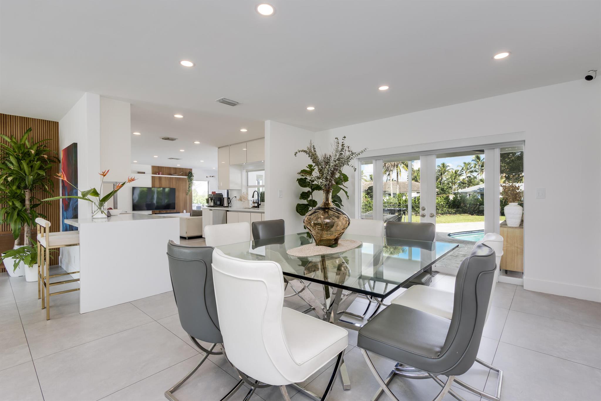 LAKE FLORESTA PARK - Residential