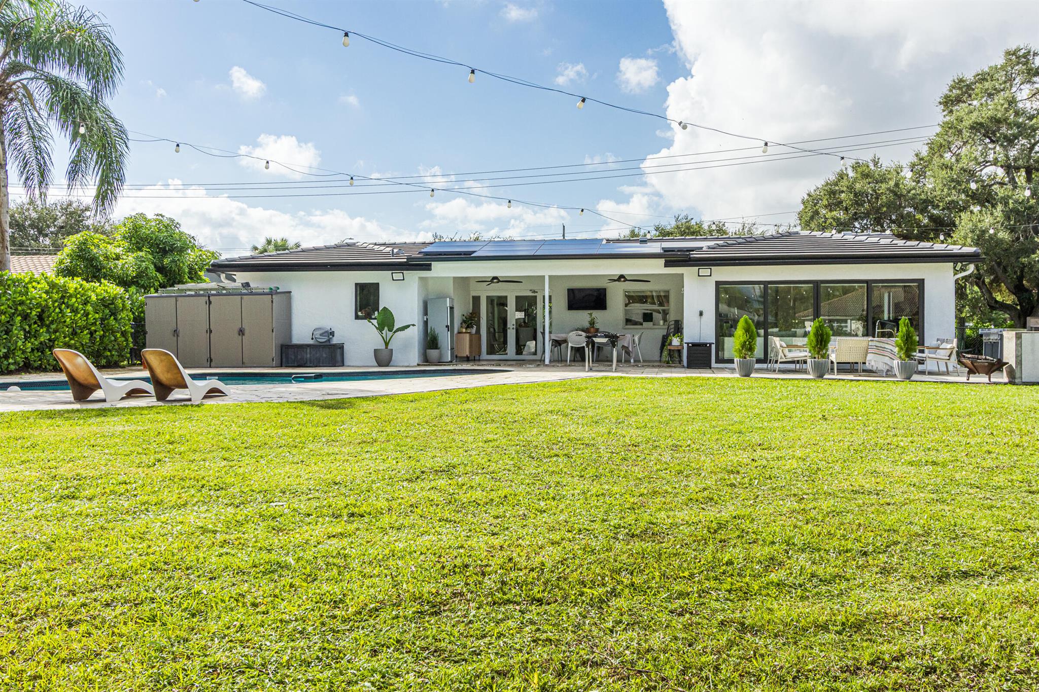 LAKE FLORESTA PARK - Residential