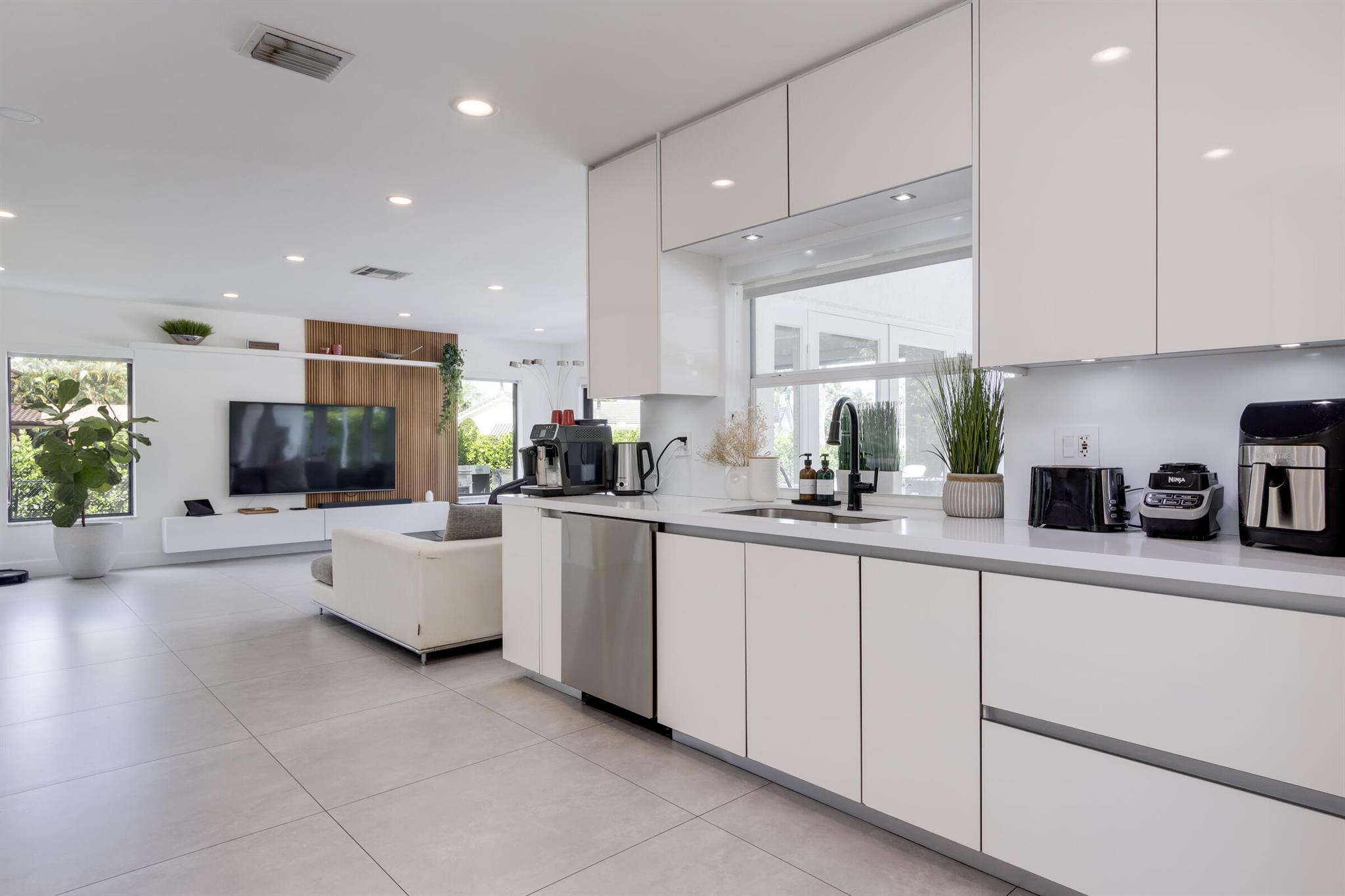 LAKE FLORESTA PARK - Residential