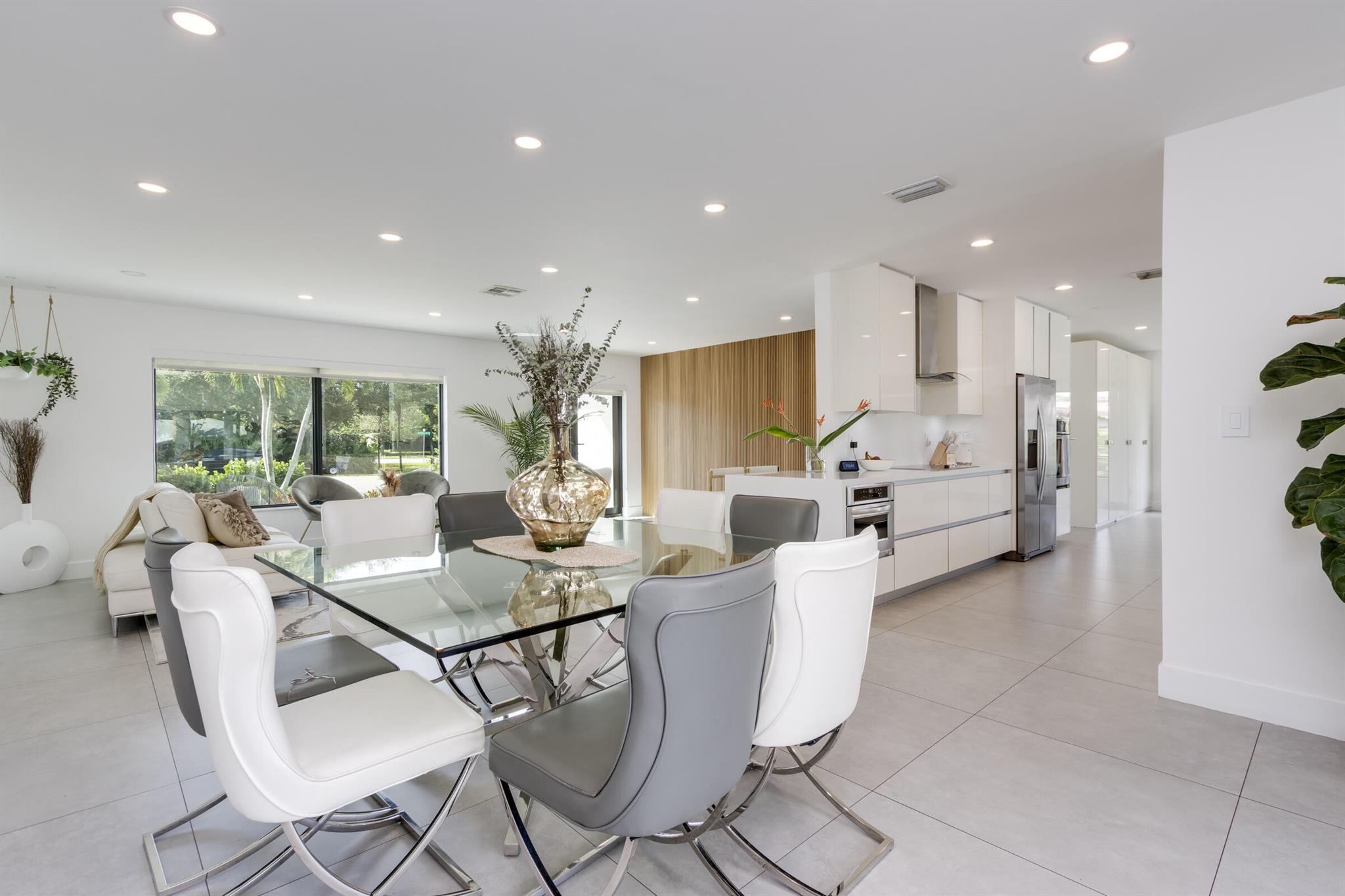 LAKE FLORESTA PARK - Residential