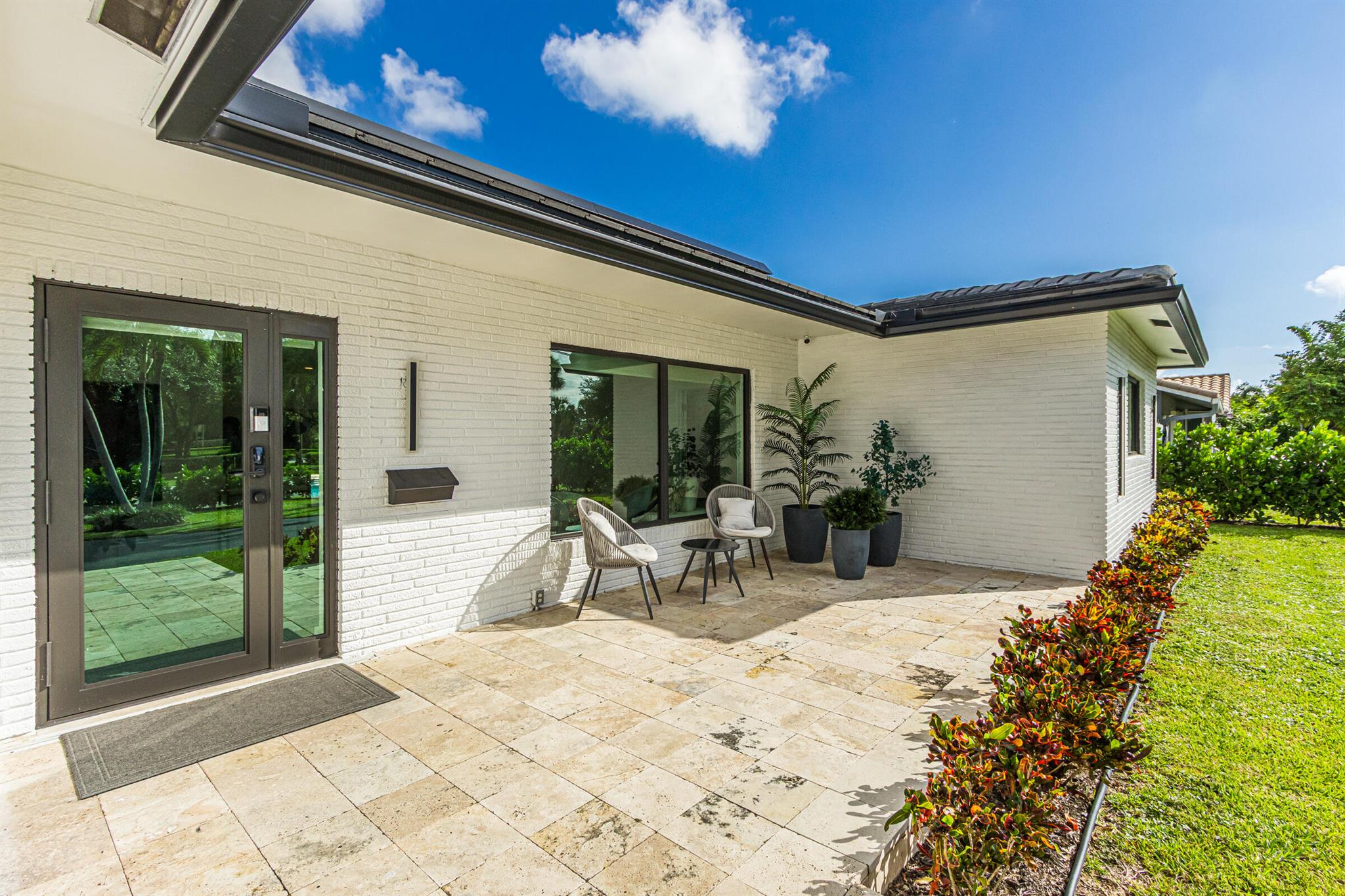 LAKE FLORESTA PARK - Residential
