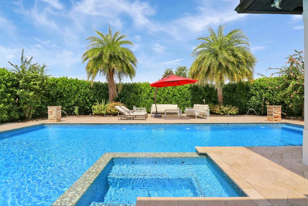 Photo of 16349 76th Trail N, Palm Beach Gardens, FL 33418 (MLS # R10918656)