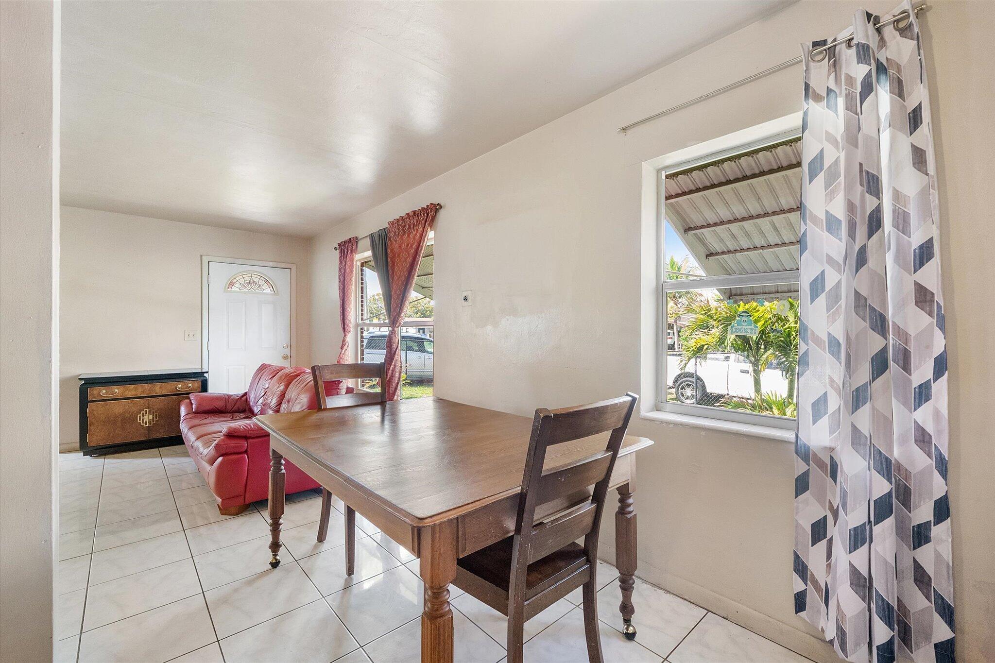 PARK PLAZA - Residential