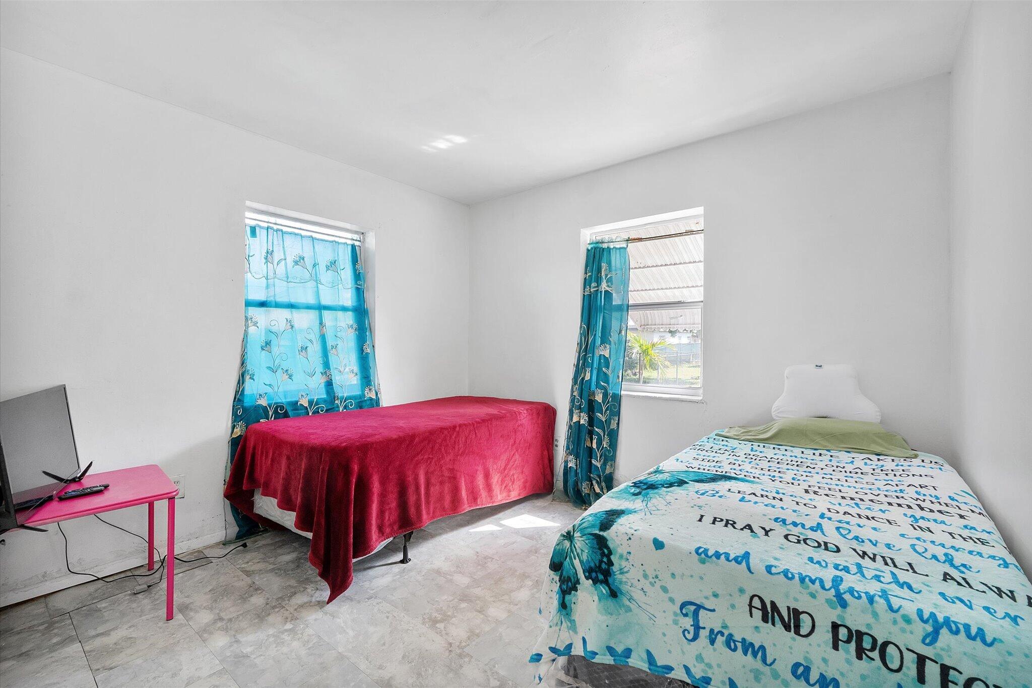 PARK PLAZA - Residential