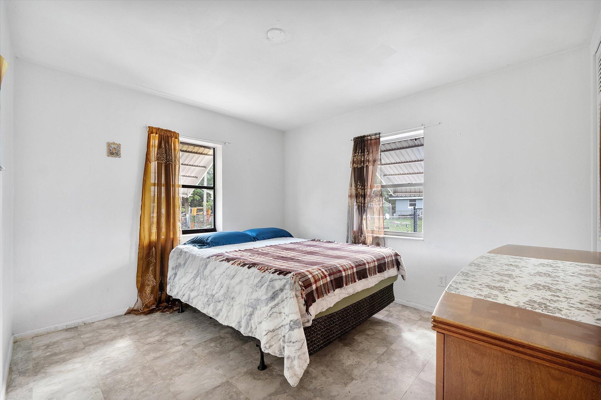 PARK PLAZA - Residential