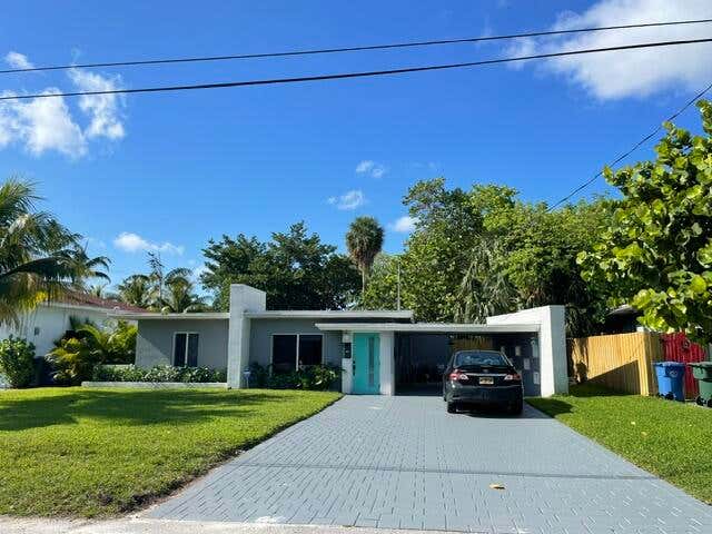 Photo of 1560 NE 32nd Street, Oakland Park, FL 33334 (MLS # B26051534)