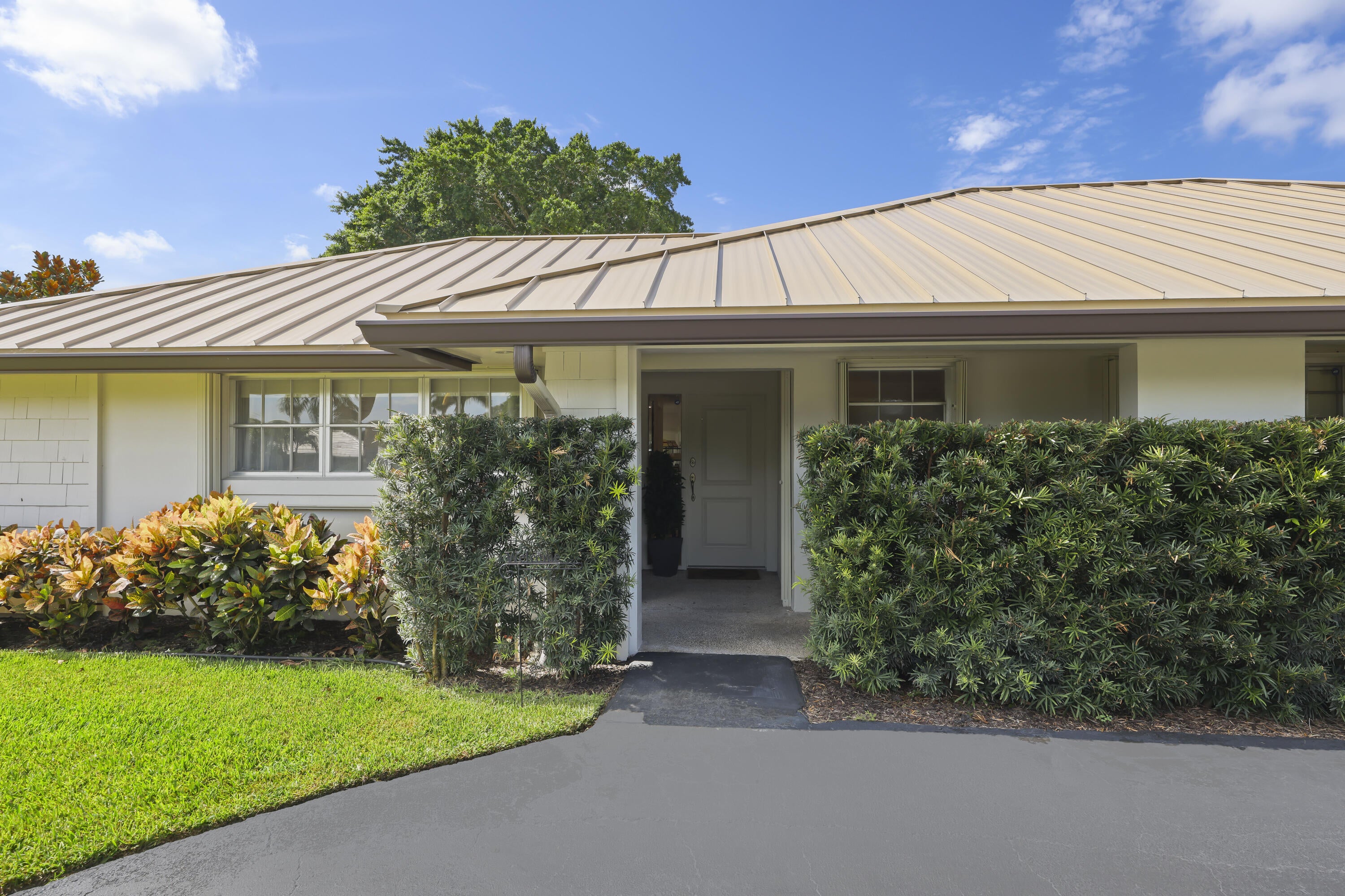 137 Clubhouse Boulevard