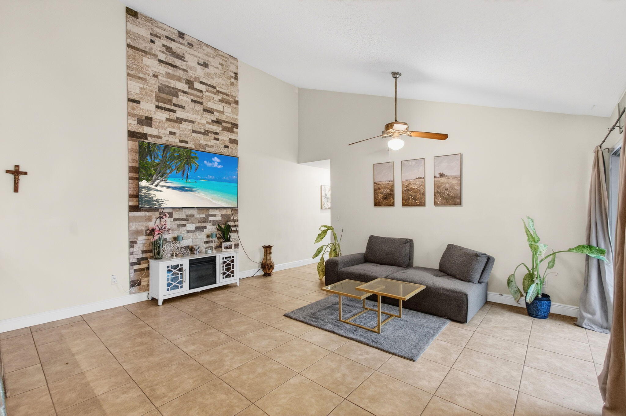 SUMMIT PINES UNIT 3 - Residential