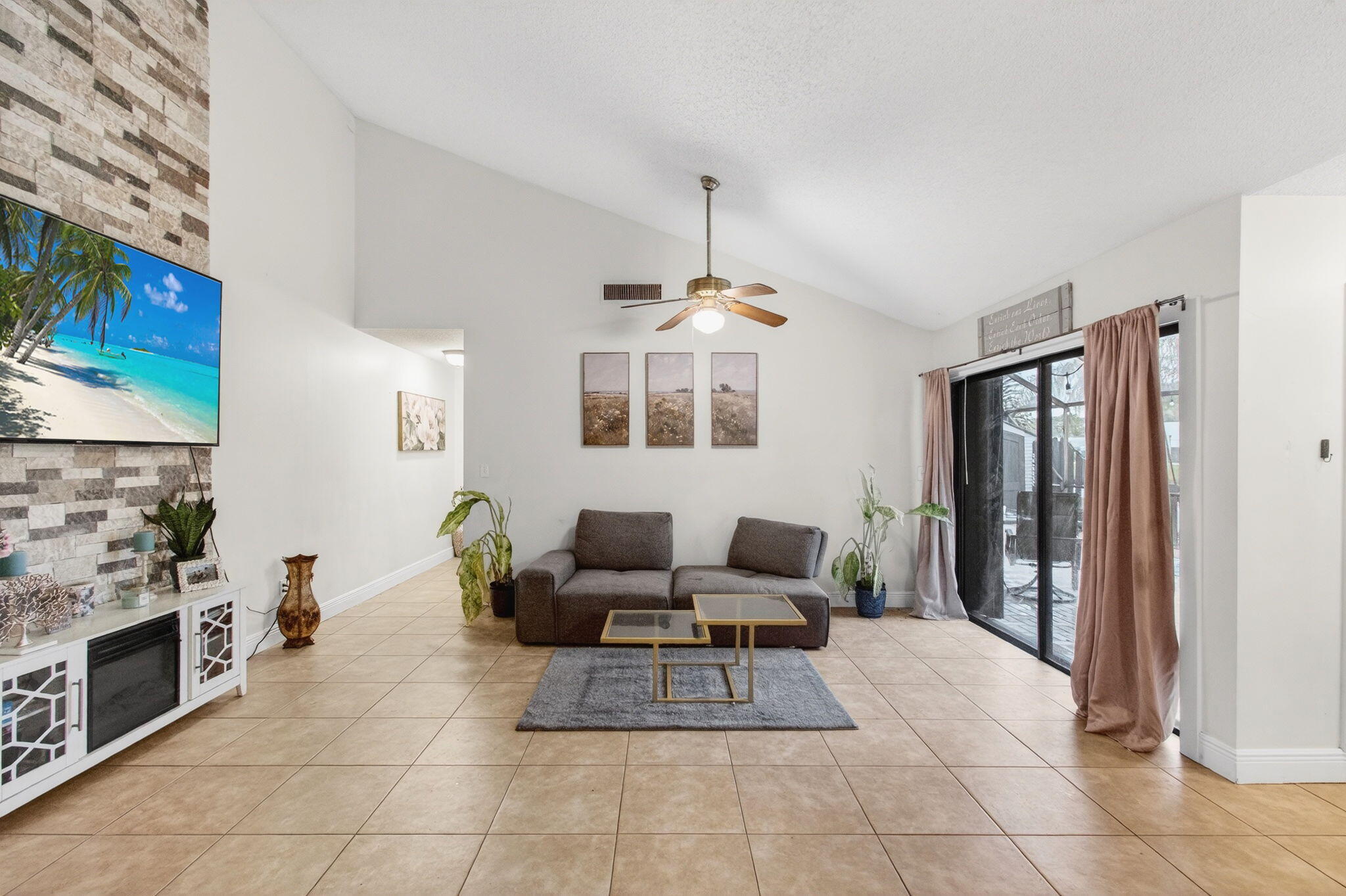 SUMMIT PINES UNIT 3 - Residential