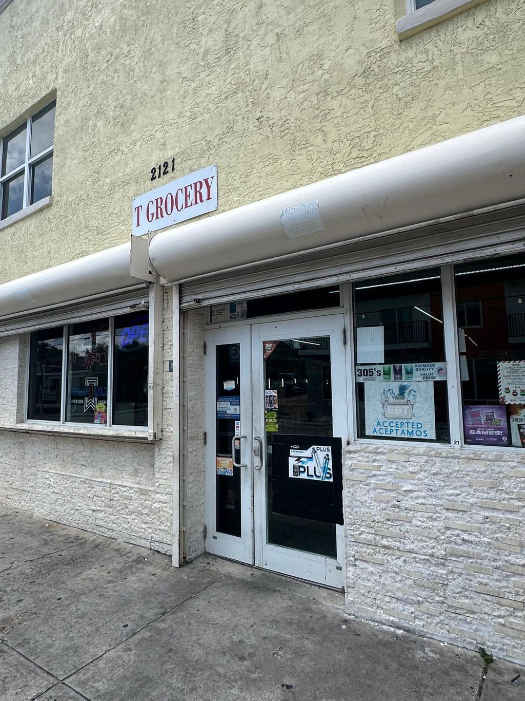 Photo of 2121 N Tamarind Avenue, West Palm Beach, FL 33407 (MLS # B26021923)