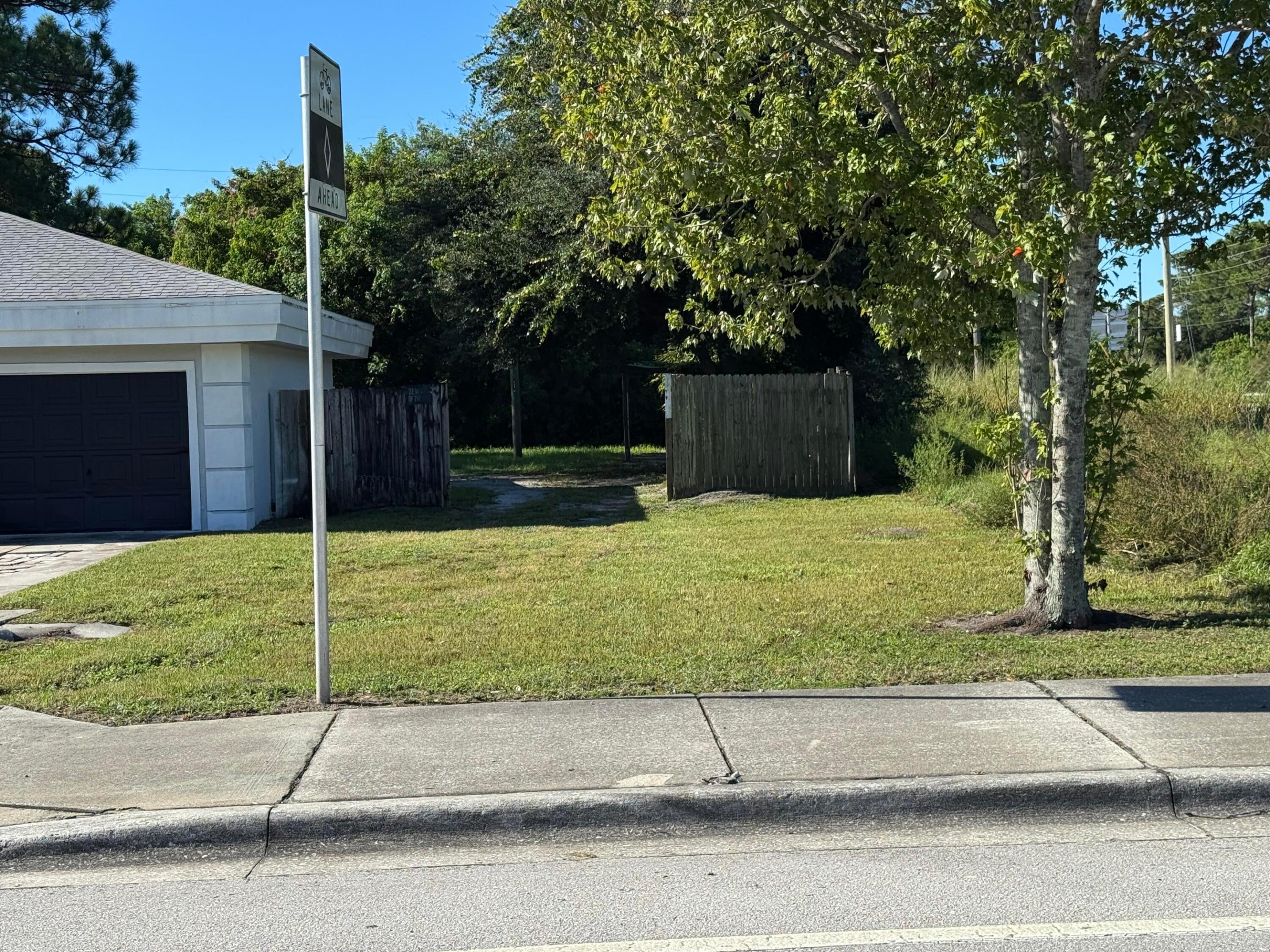 2417 SAINT LUCIE Boulevard