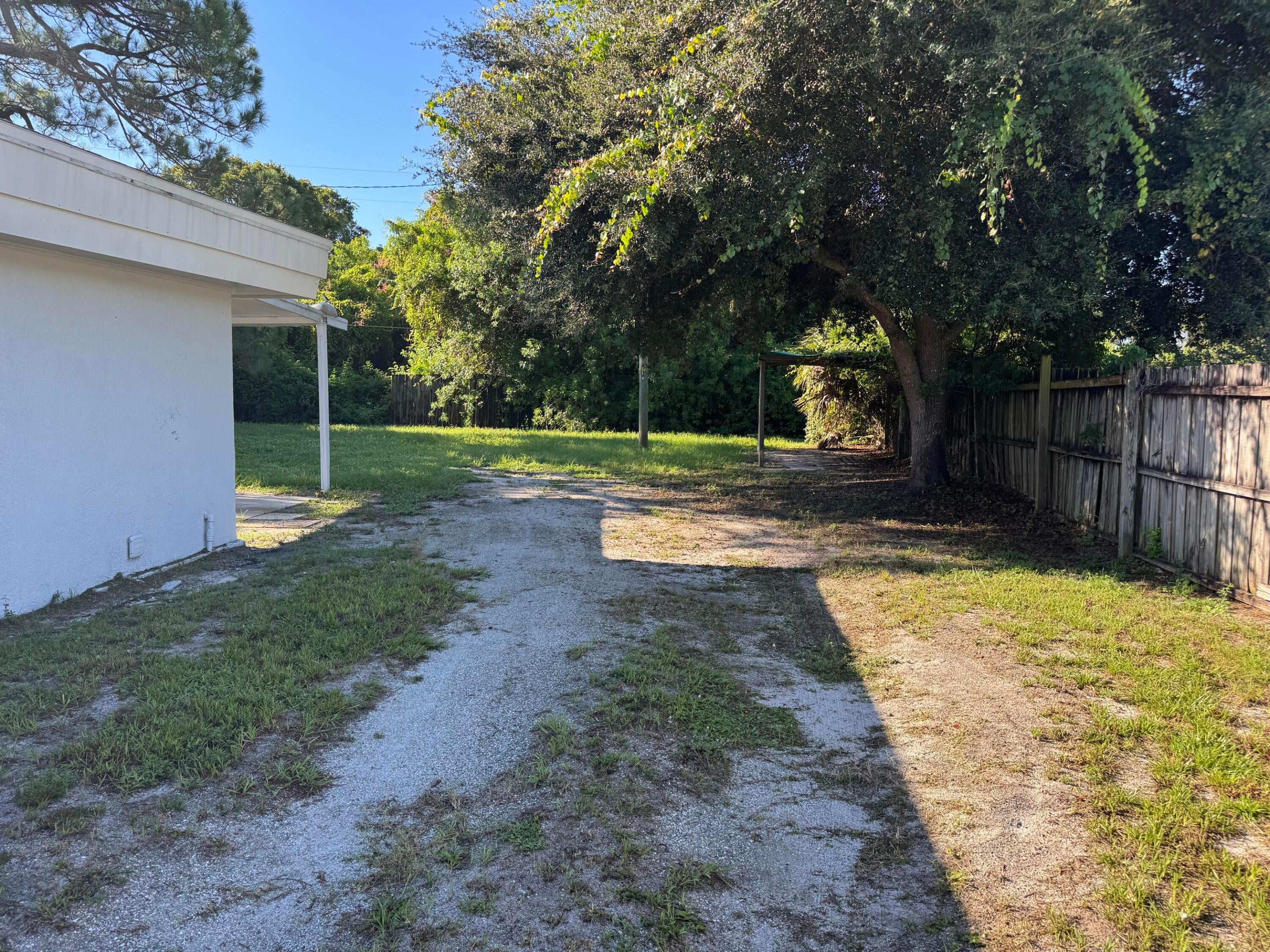 2417 SAINT LUCIE Boulevard