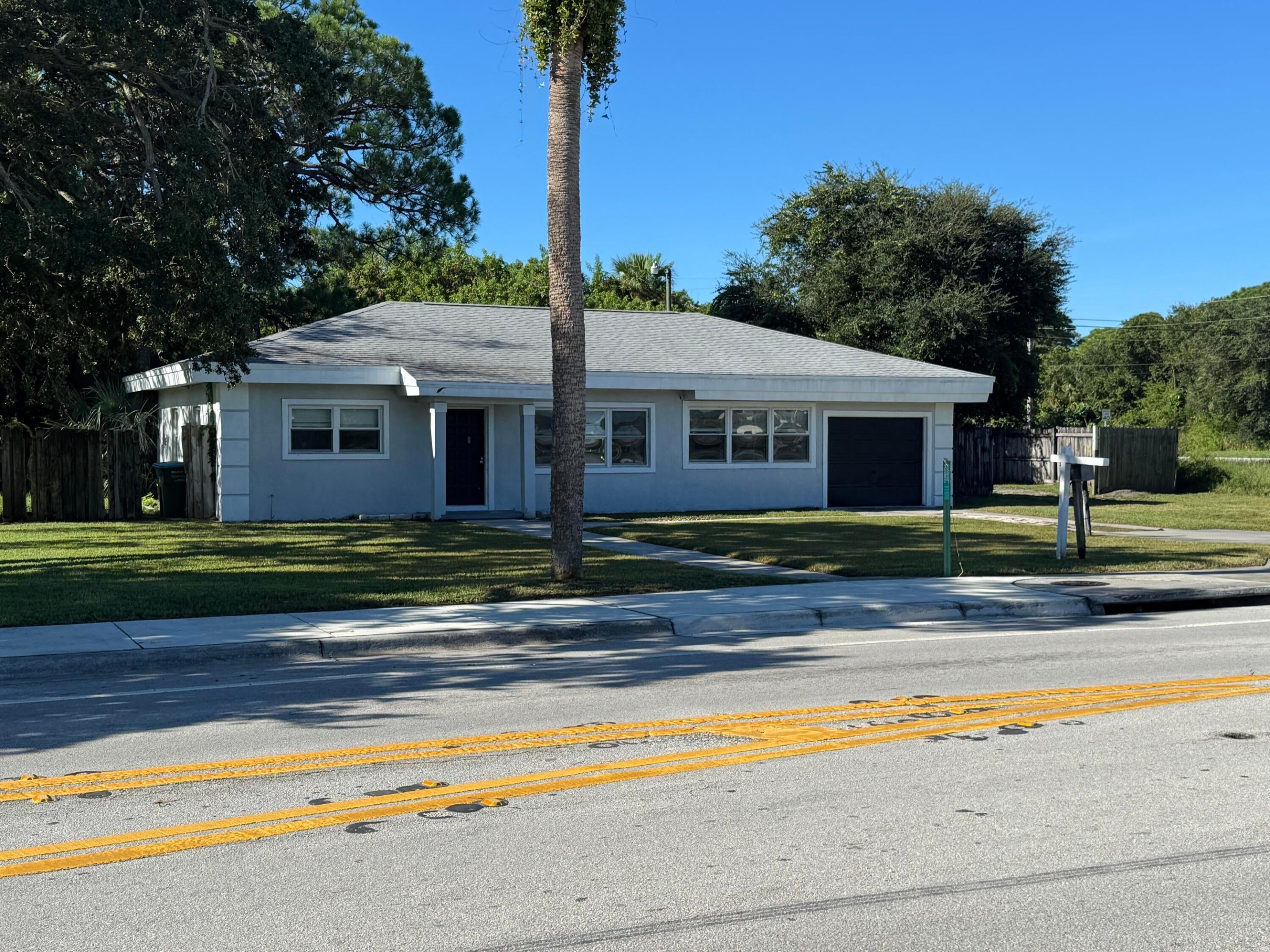 2417 SAINT LUCIE Boulevard