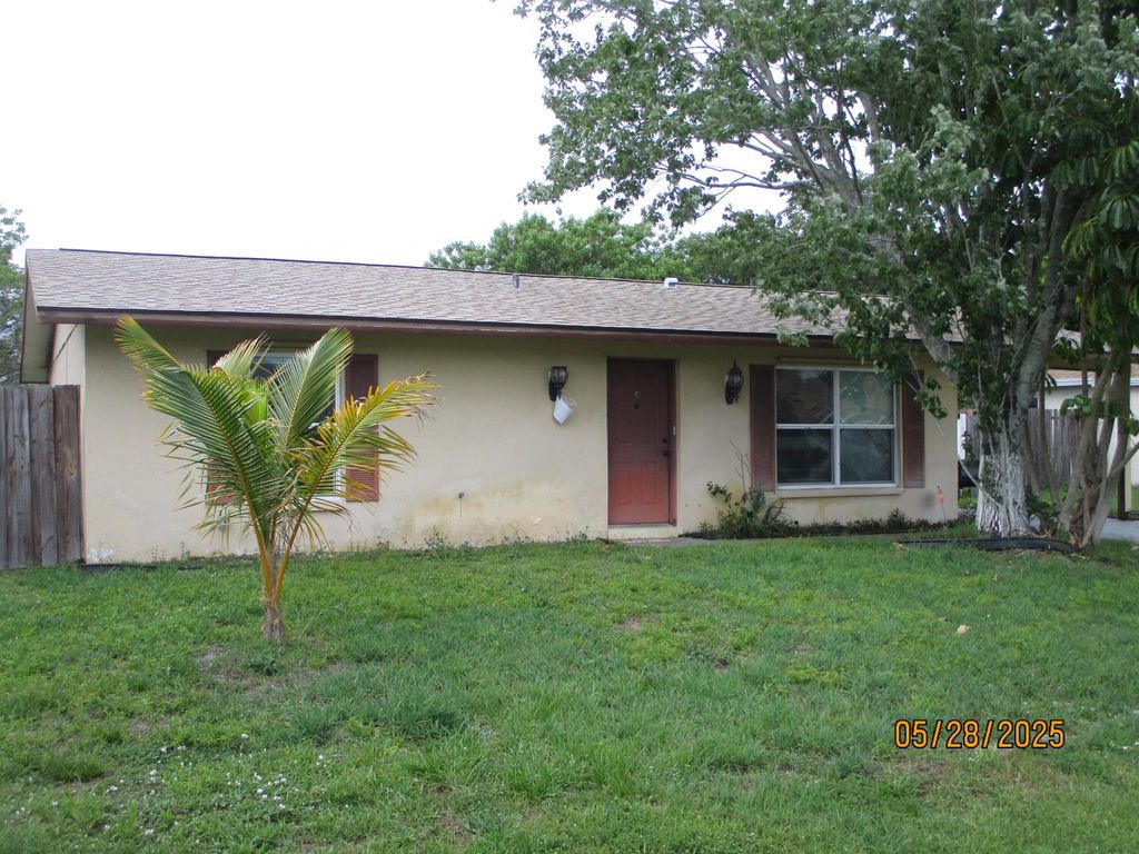 Photo of 318 NW Byron Street, Port Saint Lucie, FL 34983 (MLS # R11094563)