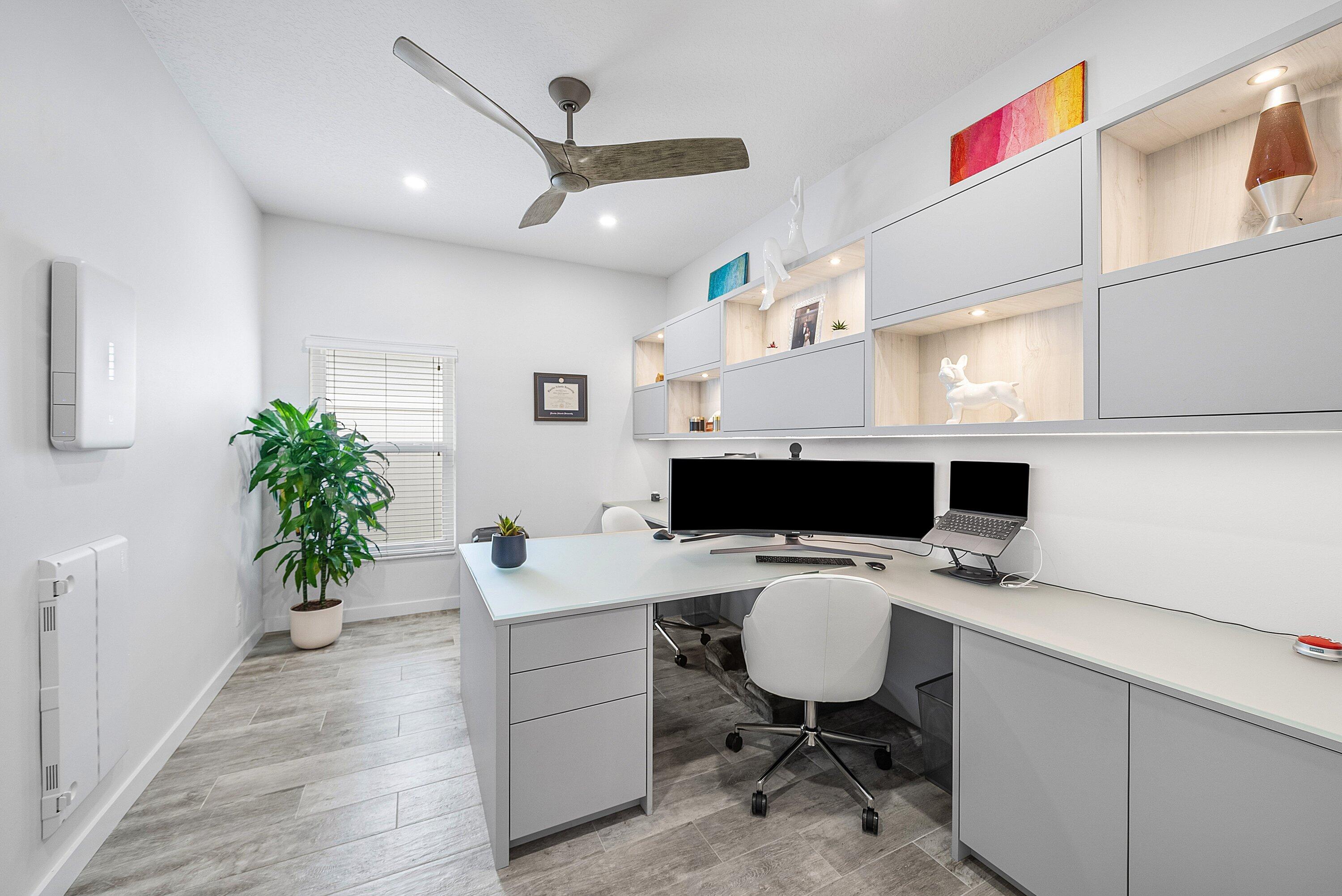 DELRAY LAKES - Residential Lease