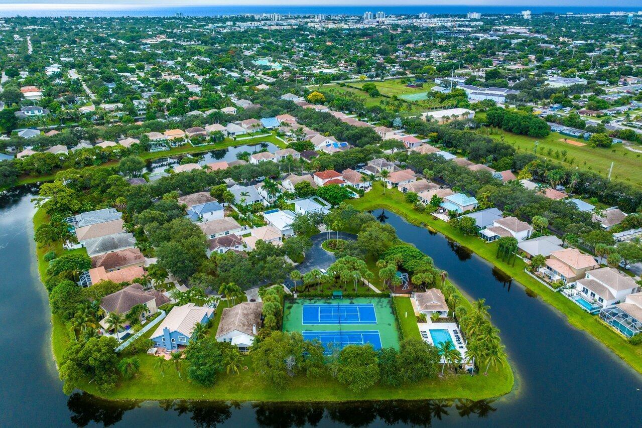 DELRAY LAKES - Residential Lease
