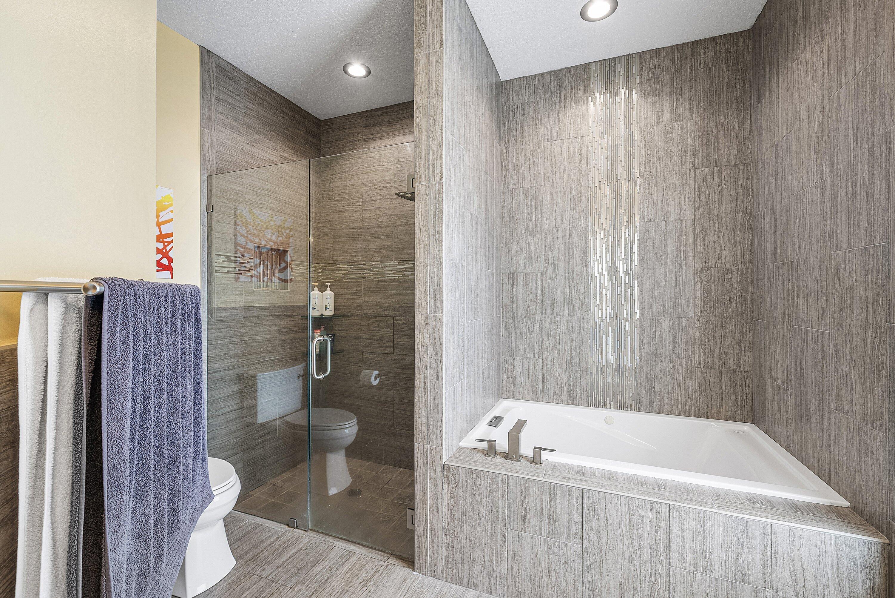 DELRAY LAKES - Residential Lease