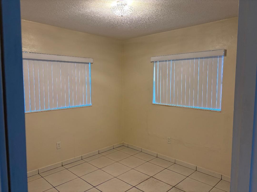 Bankers 01 - Residential Lease
