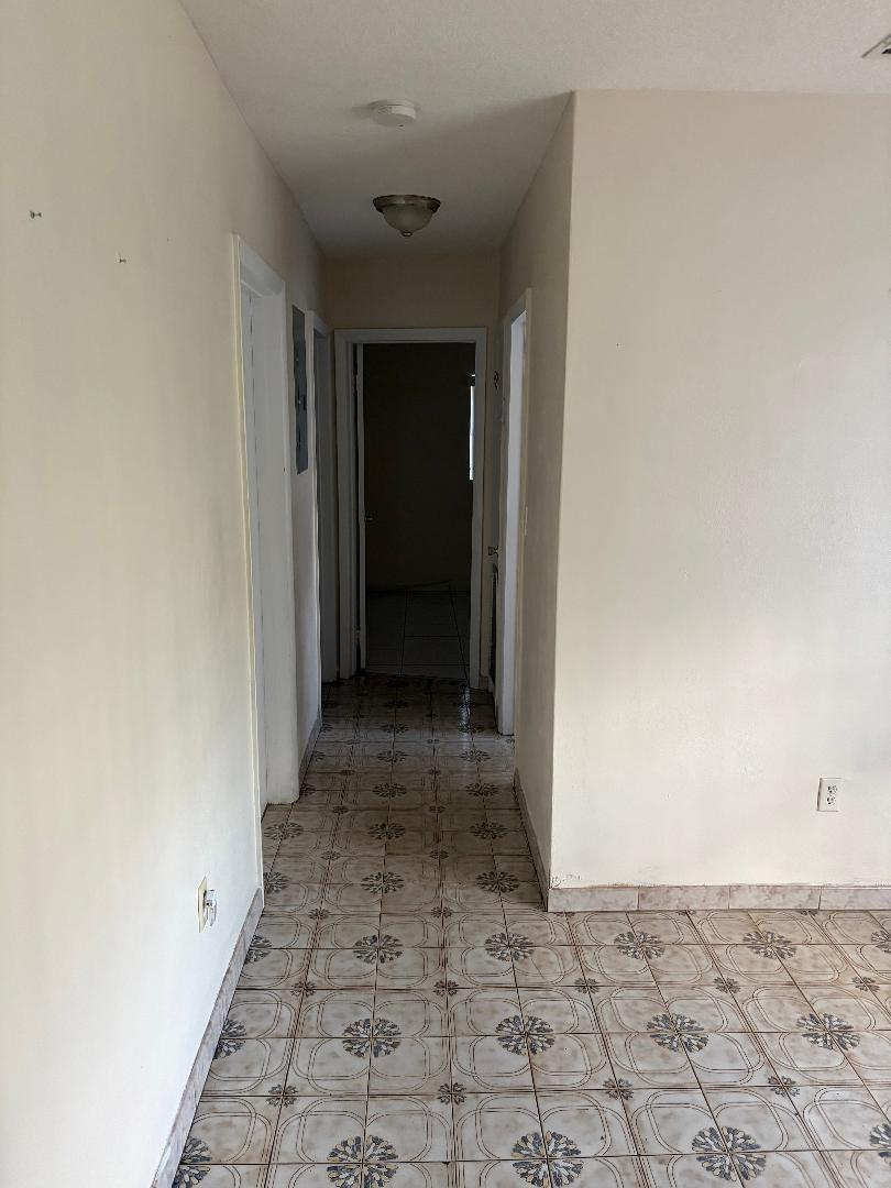 Bankers 01 - Residential Lease
