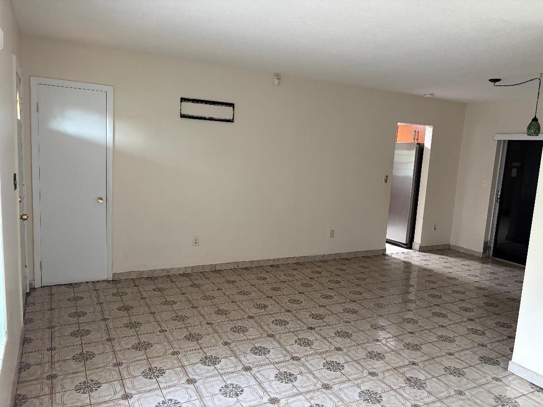 Bankers 01 - Residential Lease