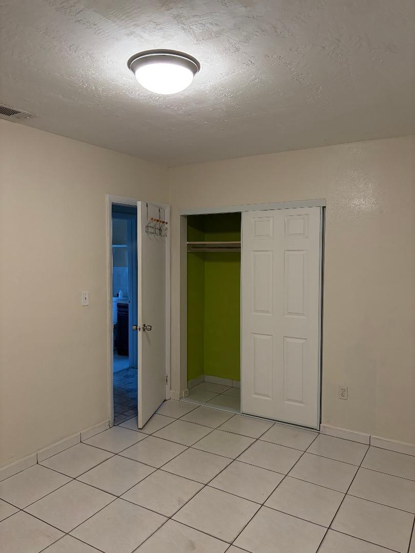 Bankers 01 - Residential Lease