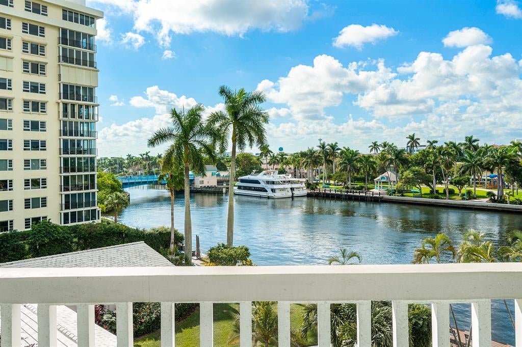 Photo of 1000 Lowry Street #4f, Delray Beach, FL 33483 (MLS # R10764524)
