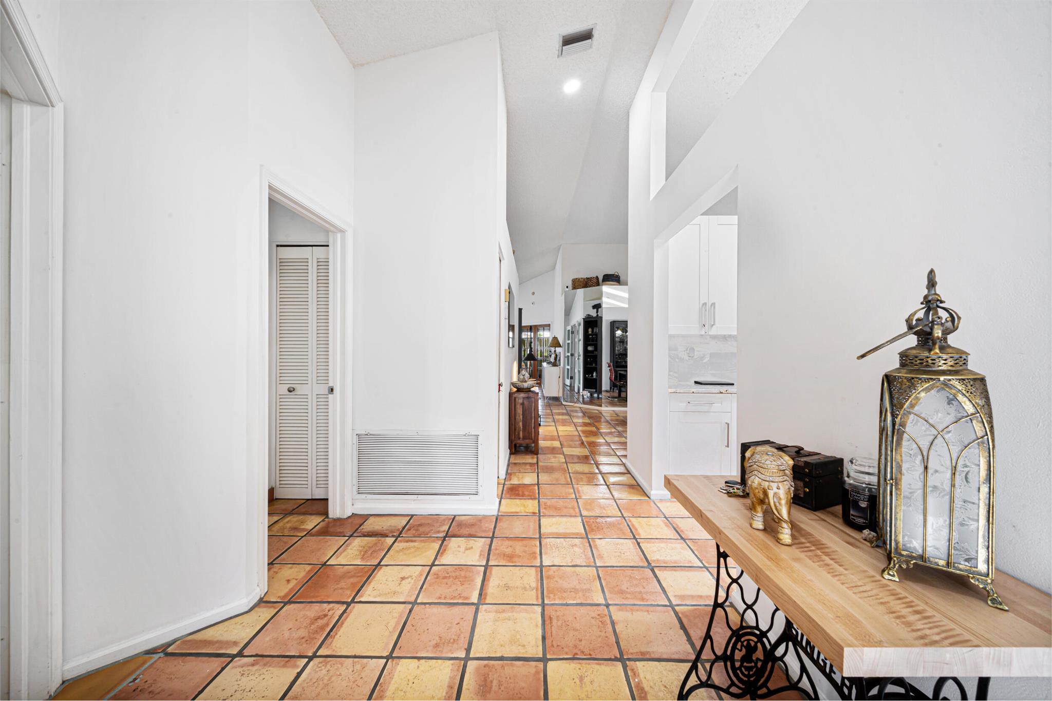 Lakeridge, SAWGRASS LAKES - Residential