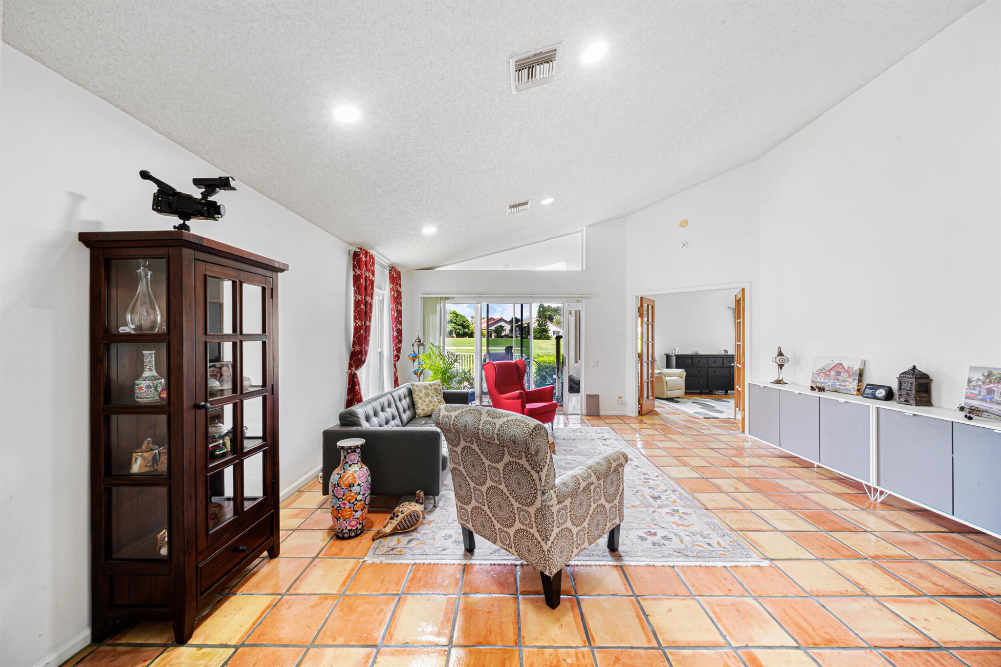 Lakeridge, SAWGRASS LAKES - Residential