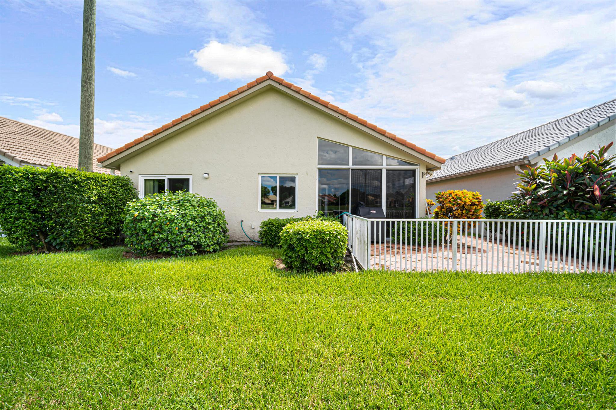 Lakeridge, SAWGRASS LAKES - Residential