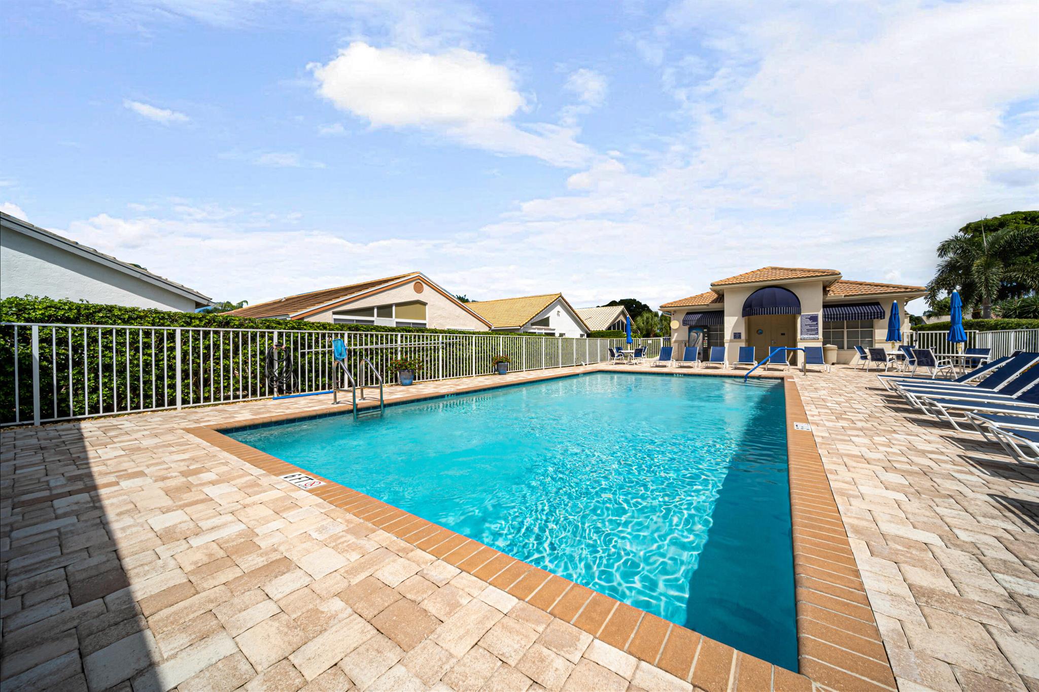 Lakeridge, SAWGRASS LAKES - Residential