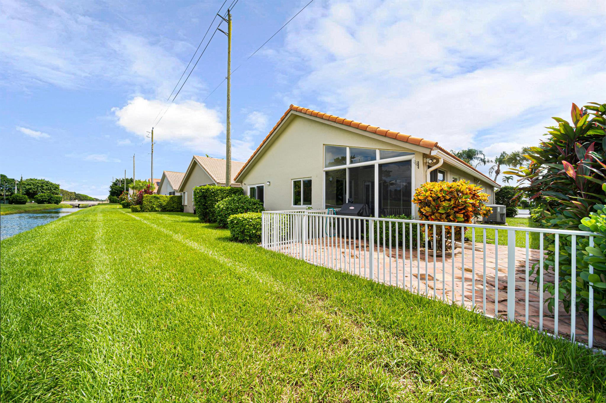 Lakeridge, SAWGRASS LAKES - Residential