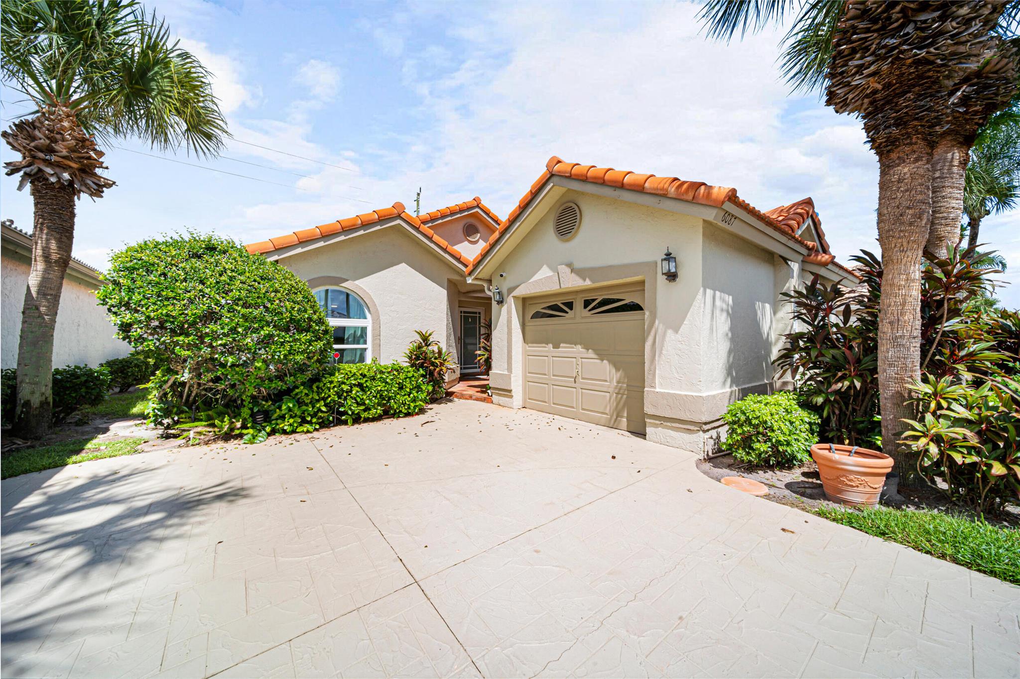 Lakeridge, SAWGRASS LAKES - Residential