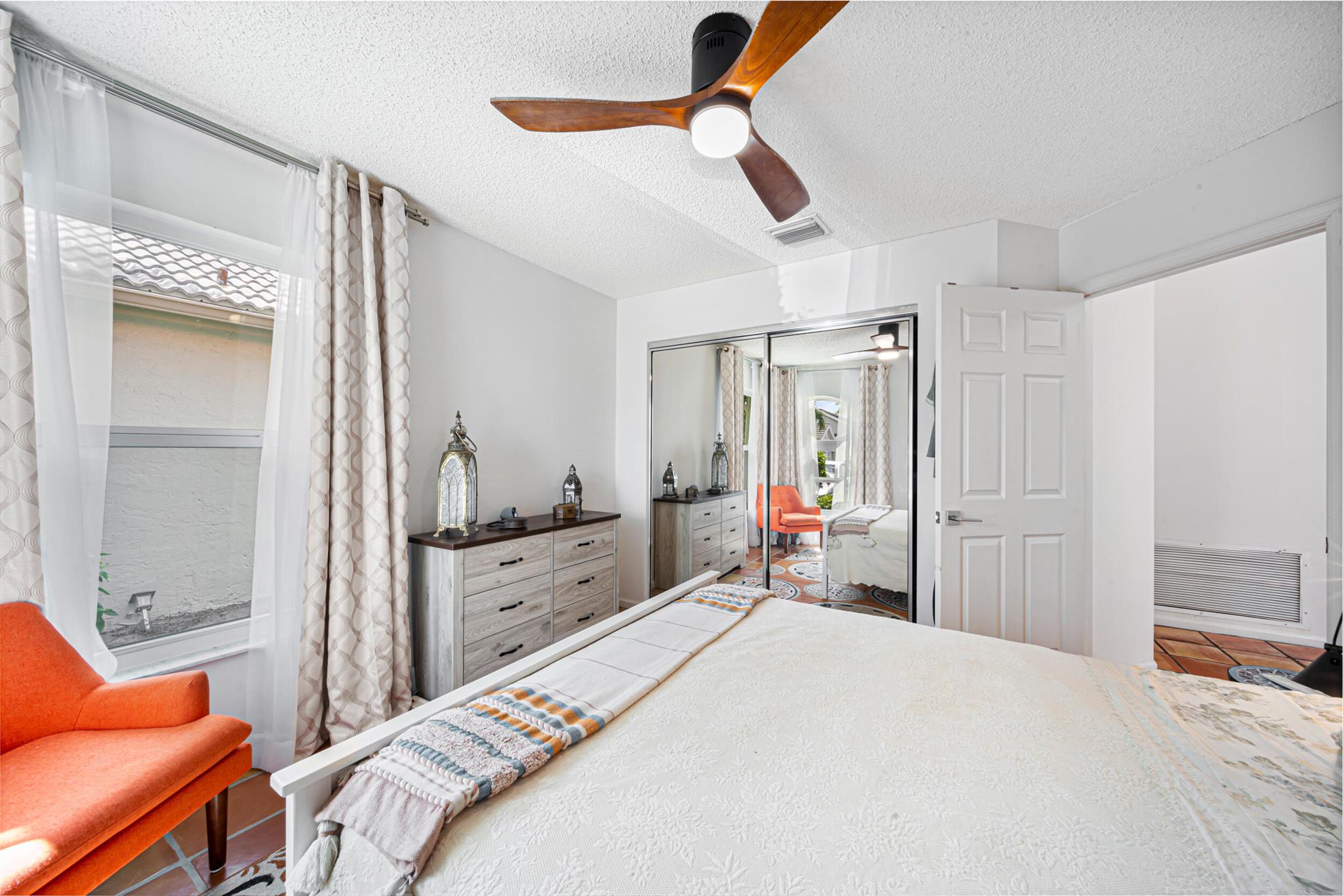 Lakeridge, SAWGRASS LAKES - Residential