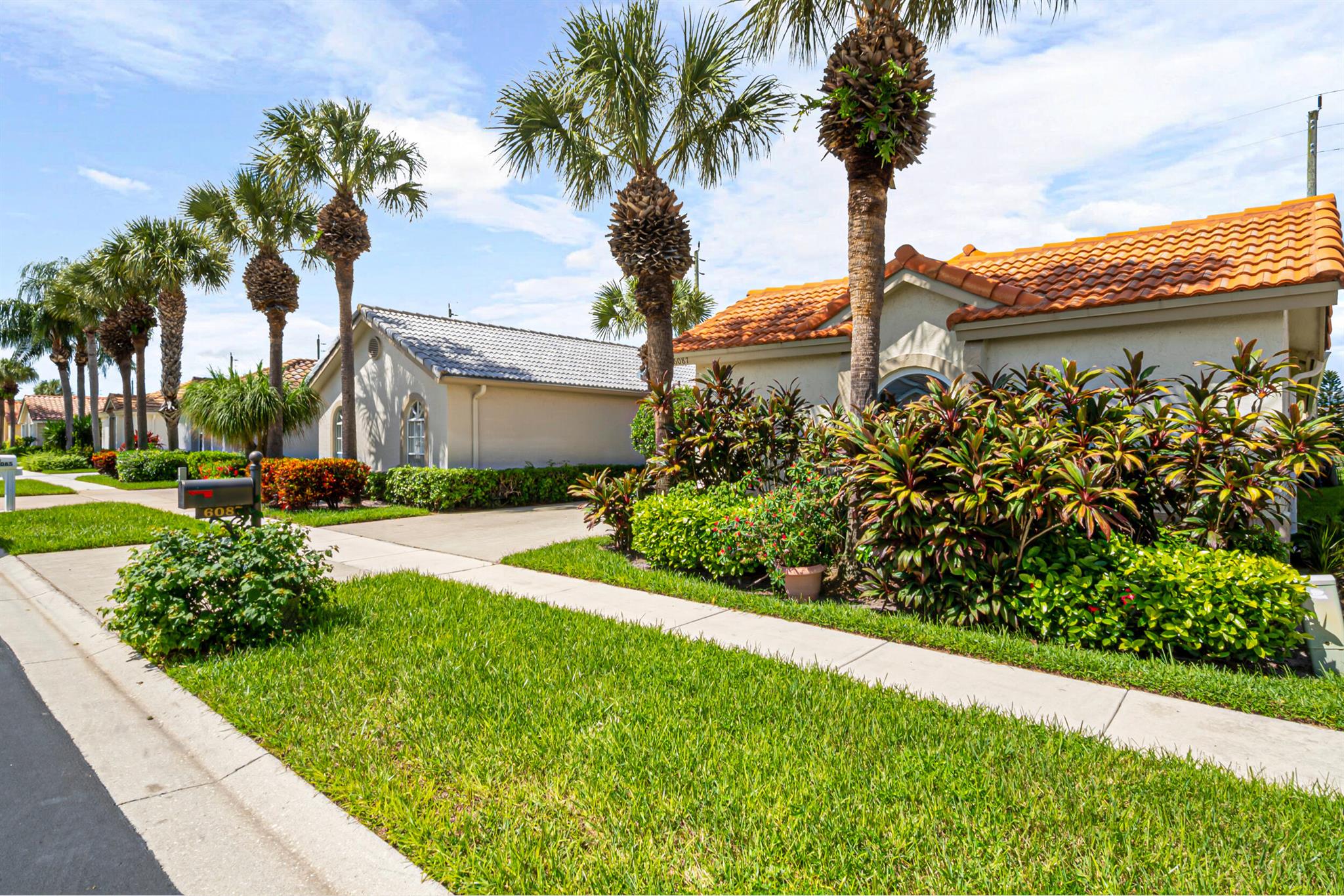Lakeridge, SAWGRASS LAKES - Residential