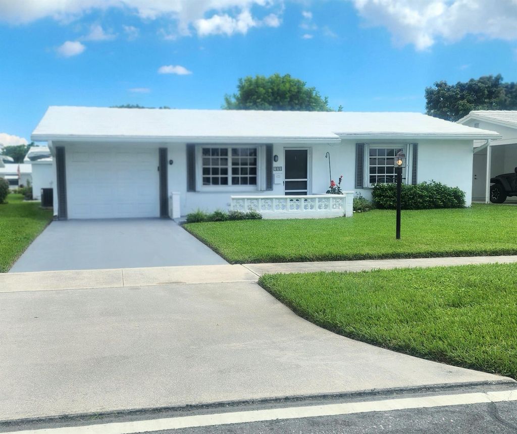 Photo of 108 SW 18th Street, Boynton Beach, FL 33426 (MLS # R11124190)