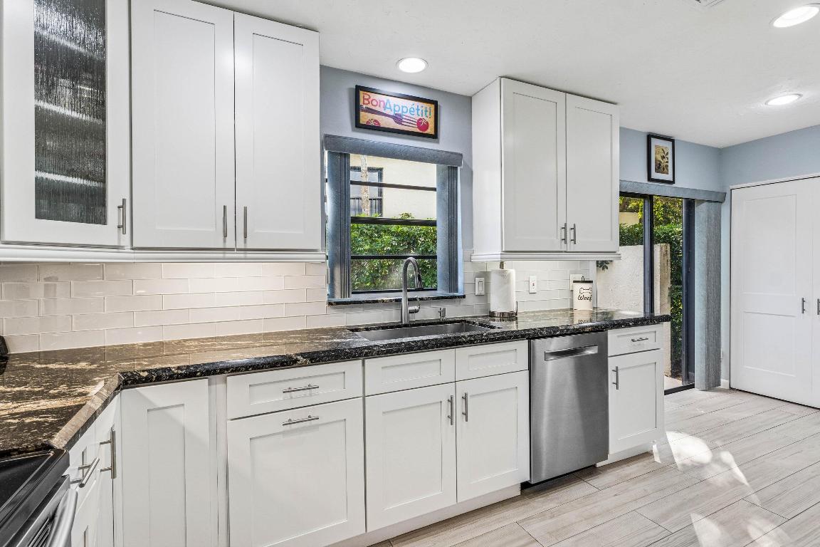 GLADES OF BOCA LAGO CONDO - Residential