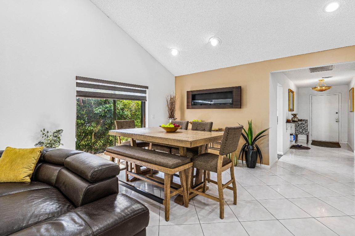 GLADES OF BOCA LAGO CONDO - Residential