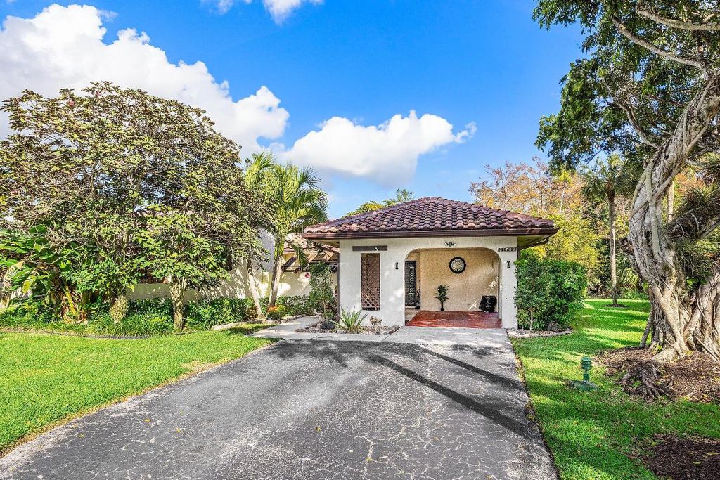 Photo of 21720 Arriba Real Real #37-b, Boca Raton, FL 33433 (MLS # R11152269)